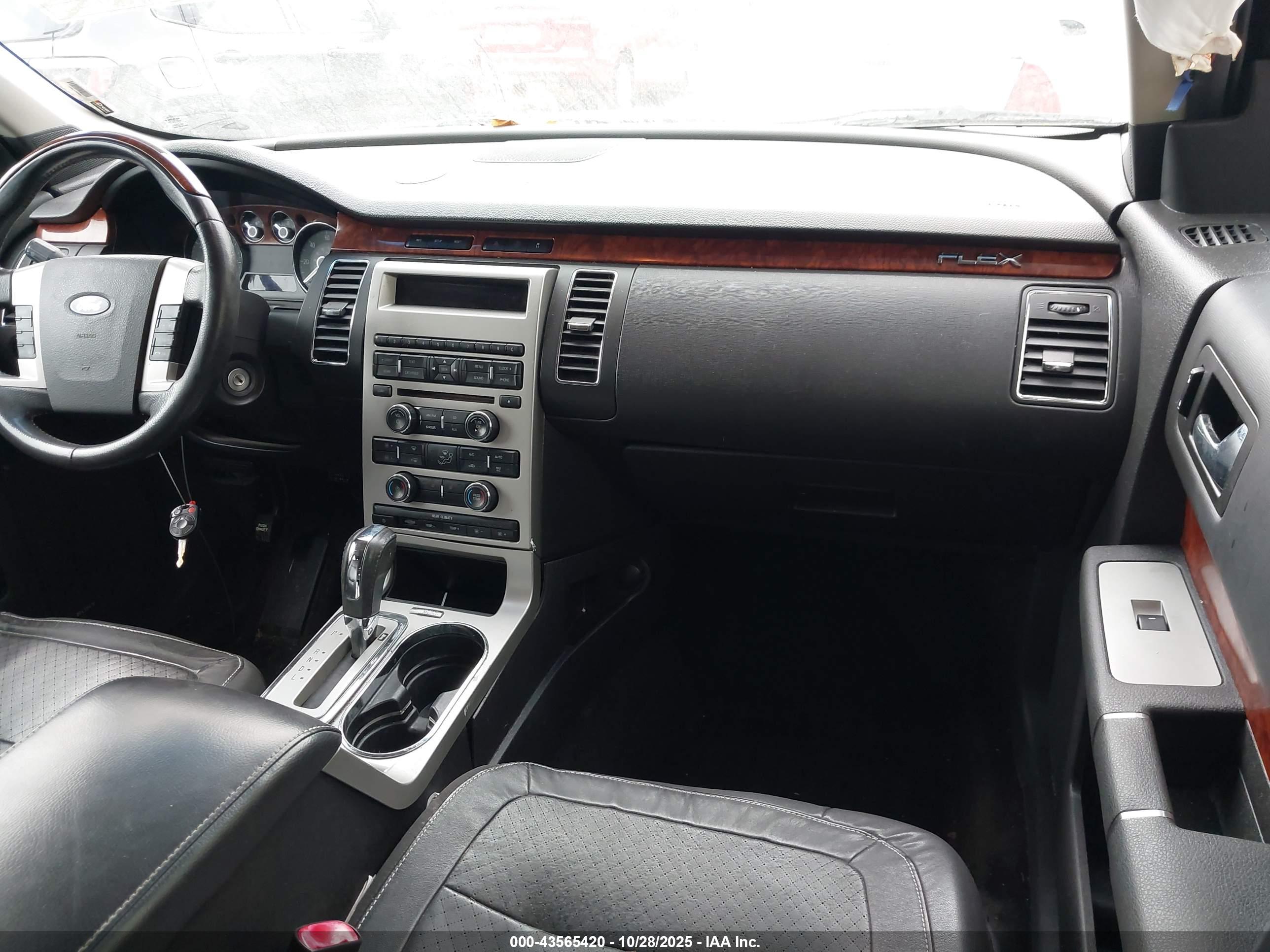 FORD FLEX image 5