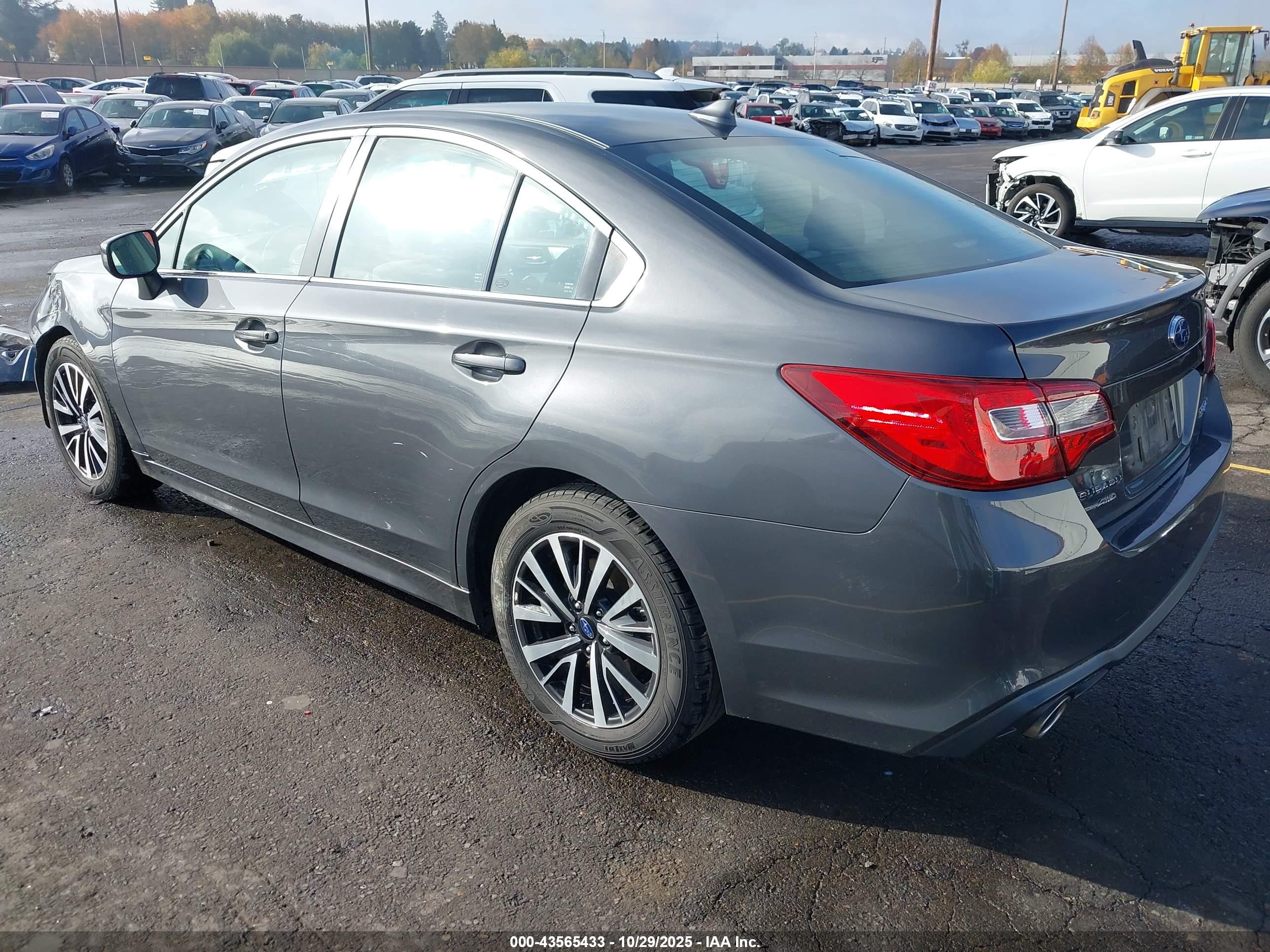 SUBARU LEGACY image 3