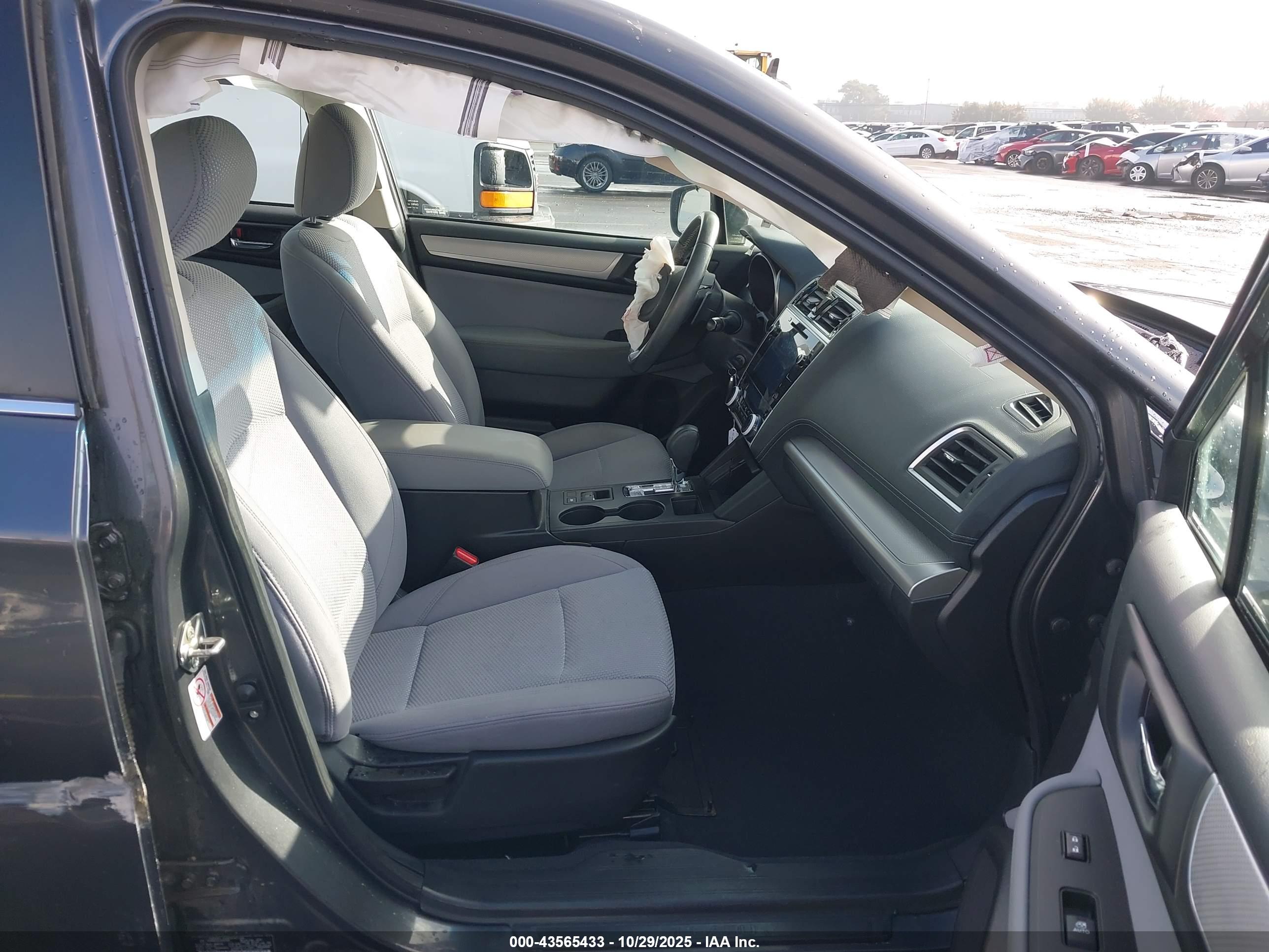 SUBARU LEGACY image 5