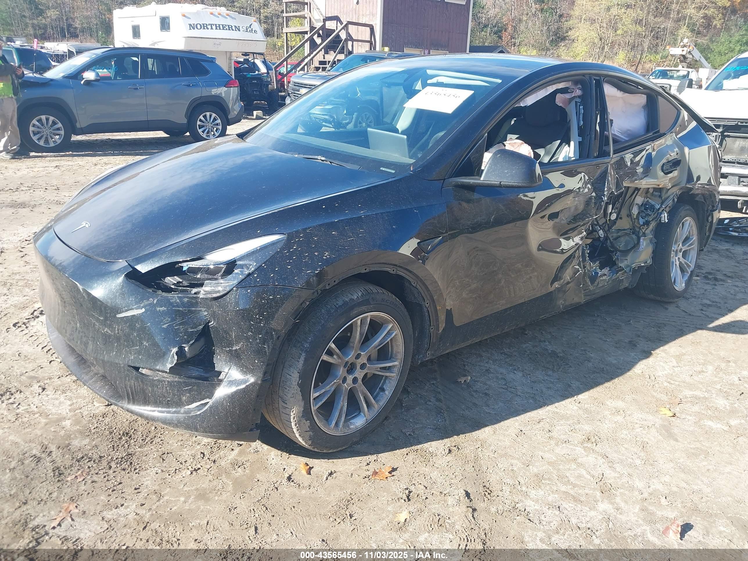 TESLA MODEL image 2