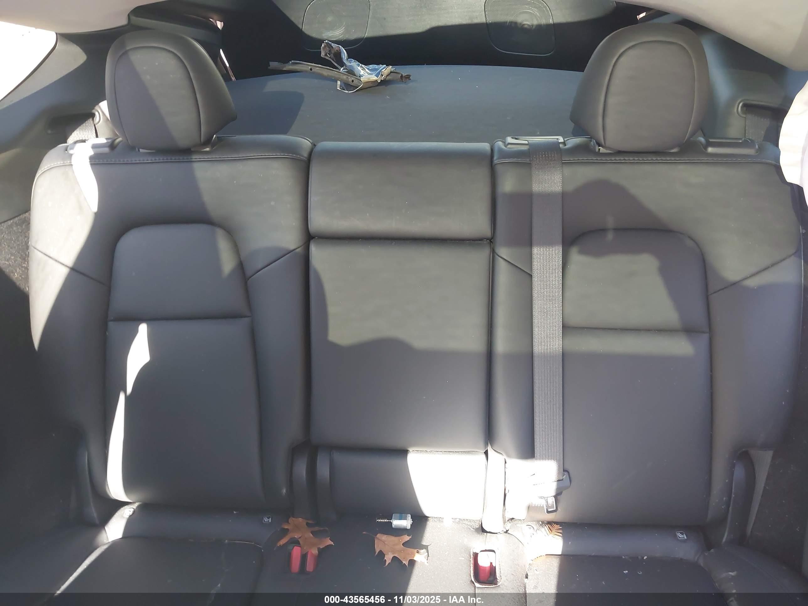 TESLA MODEL image 8