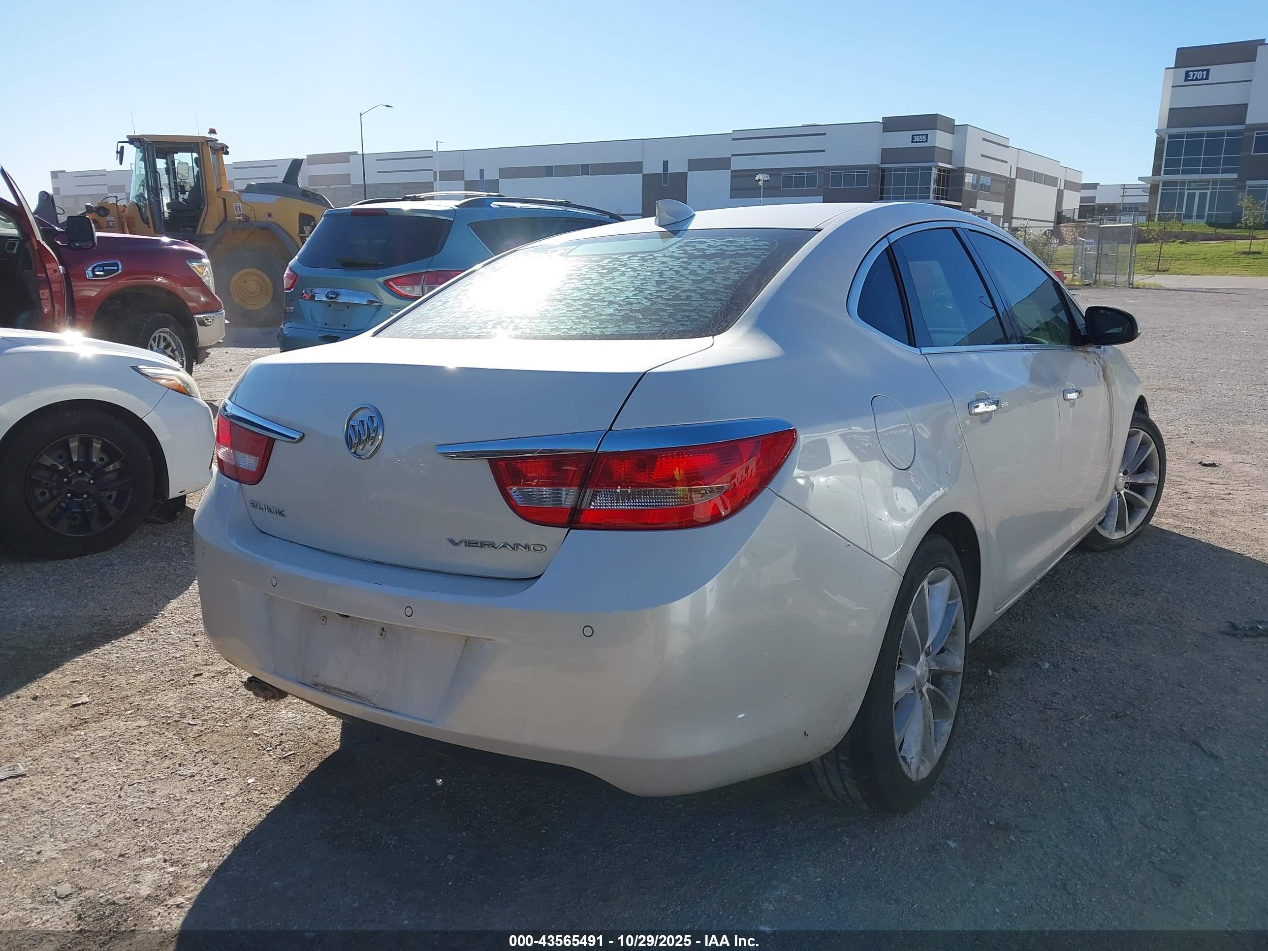 BUICK VERANO image 4