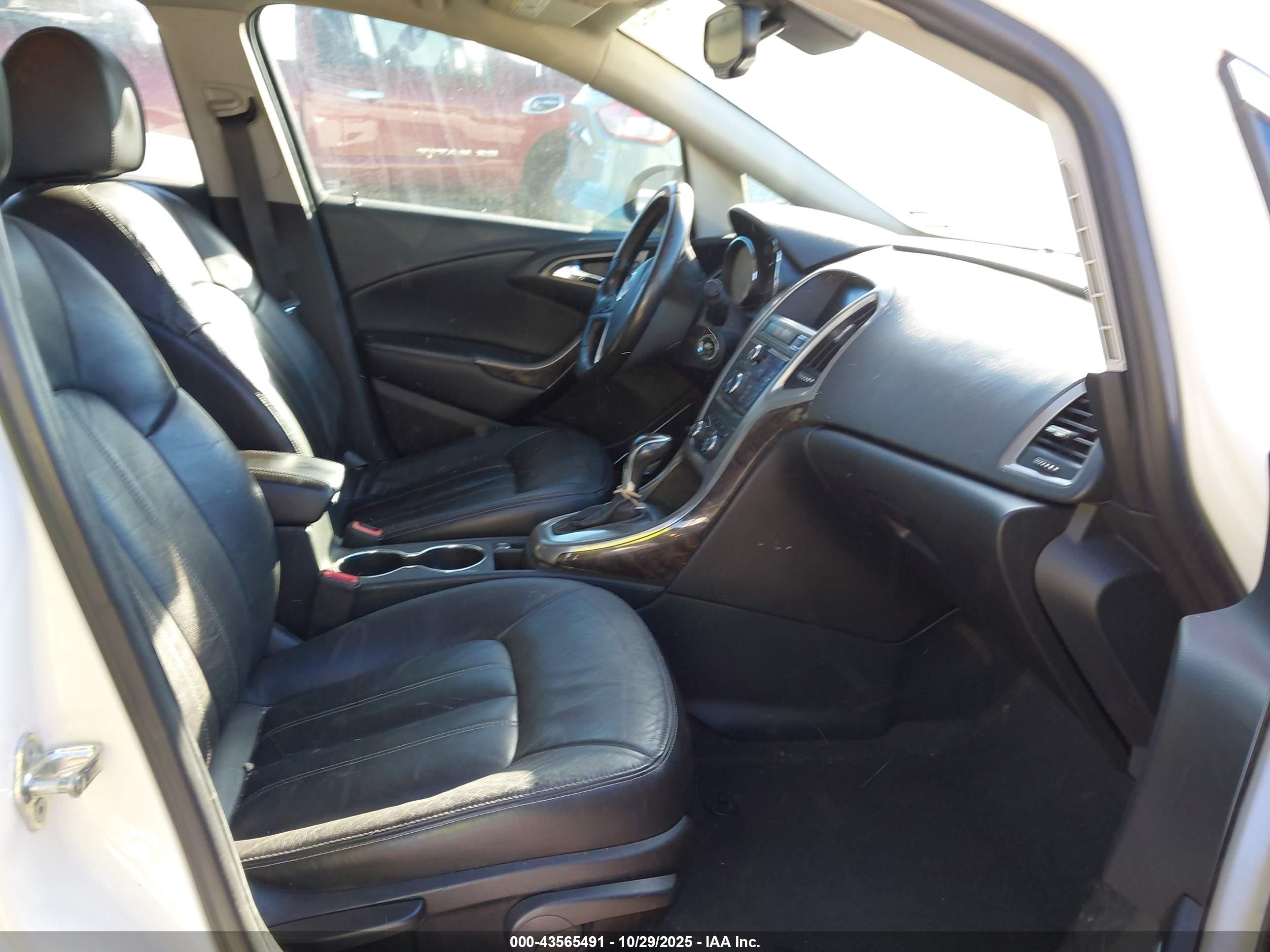 BUICK VERANO image 5