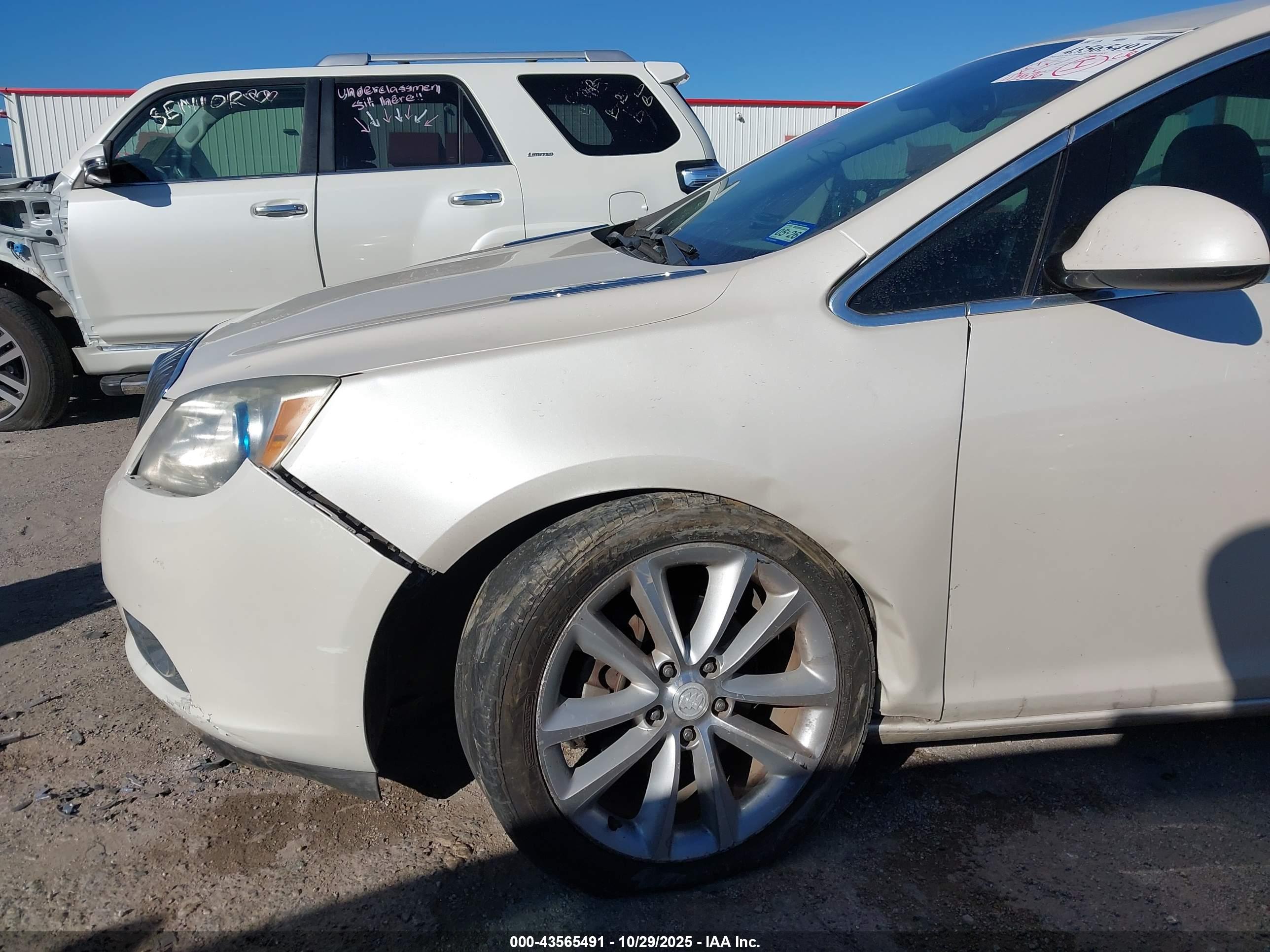 BUICK VERANO image 6
