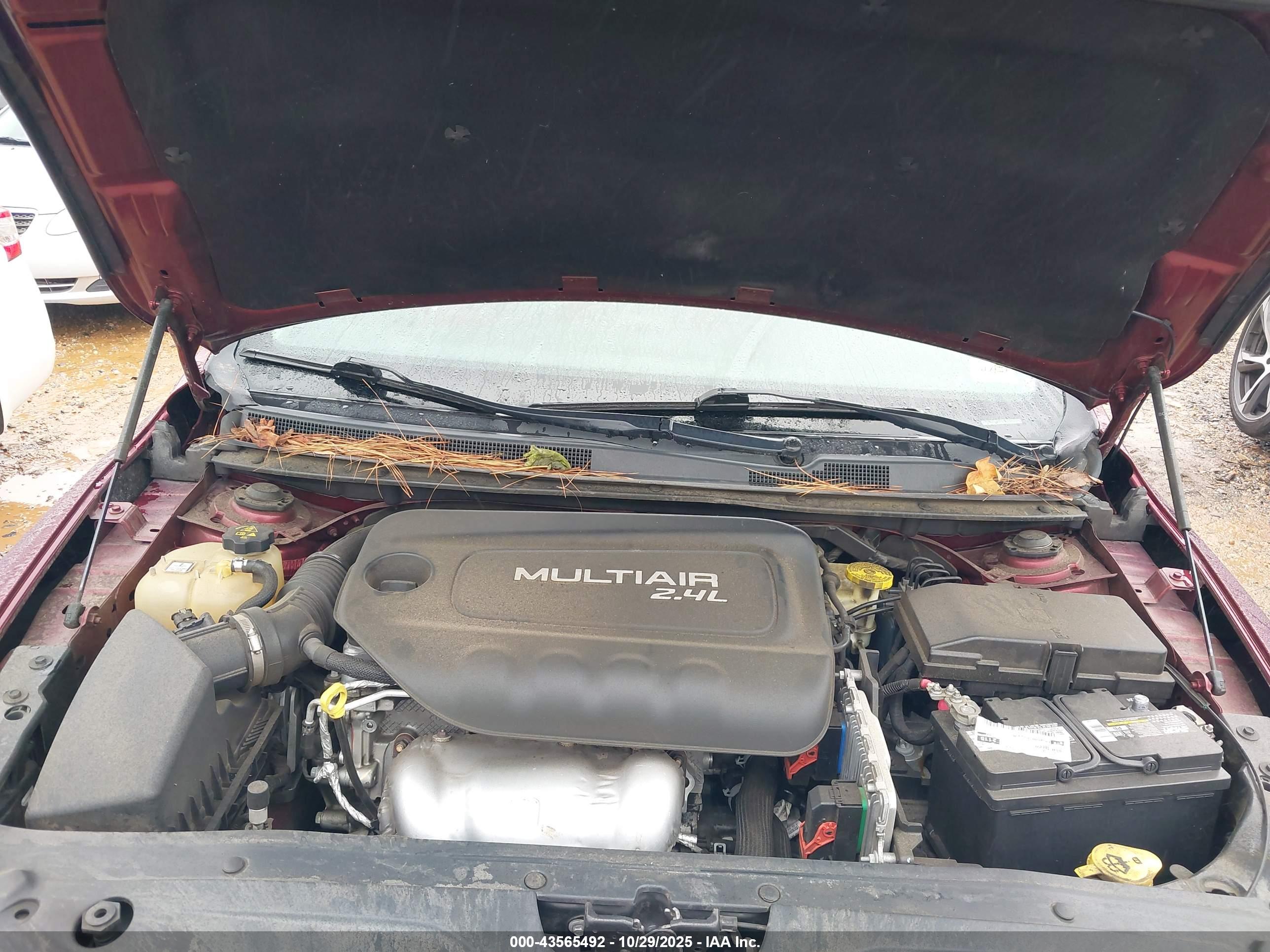 CHRYSLER 200 image 10