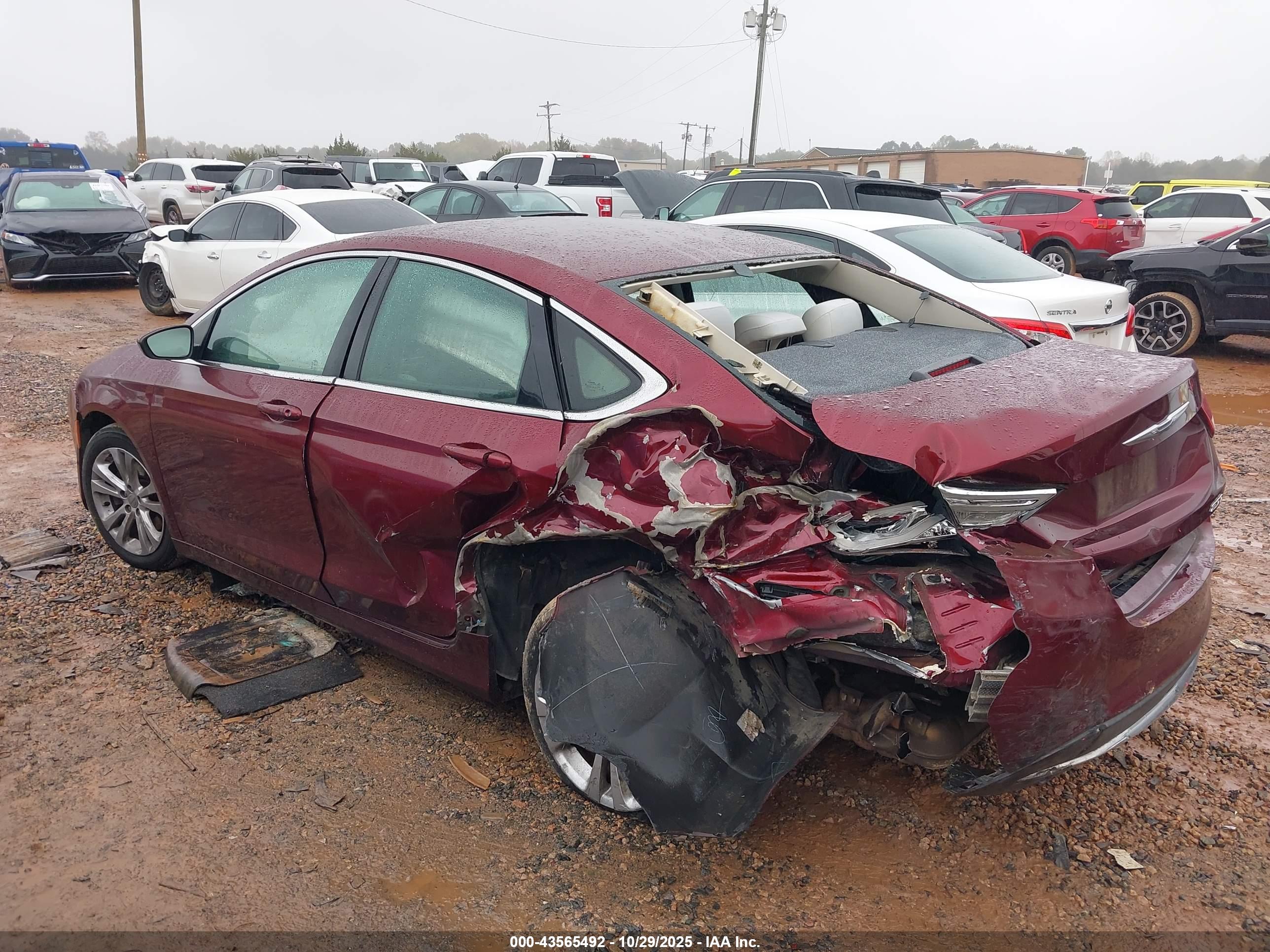 CHRYSLER 200 image 3