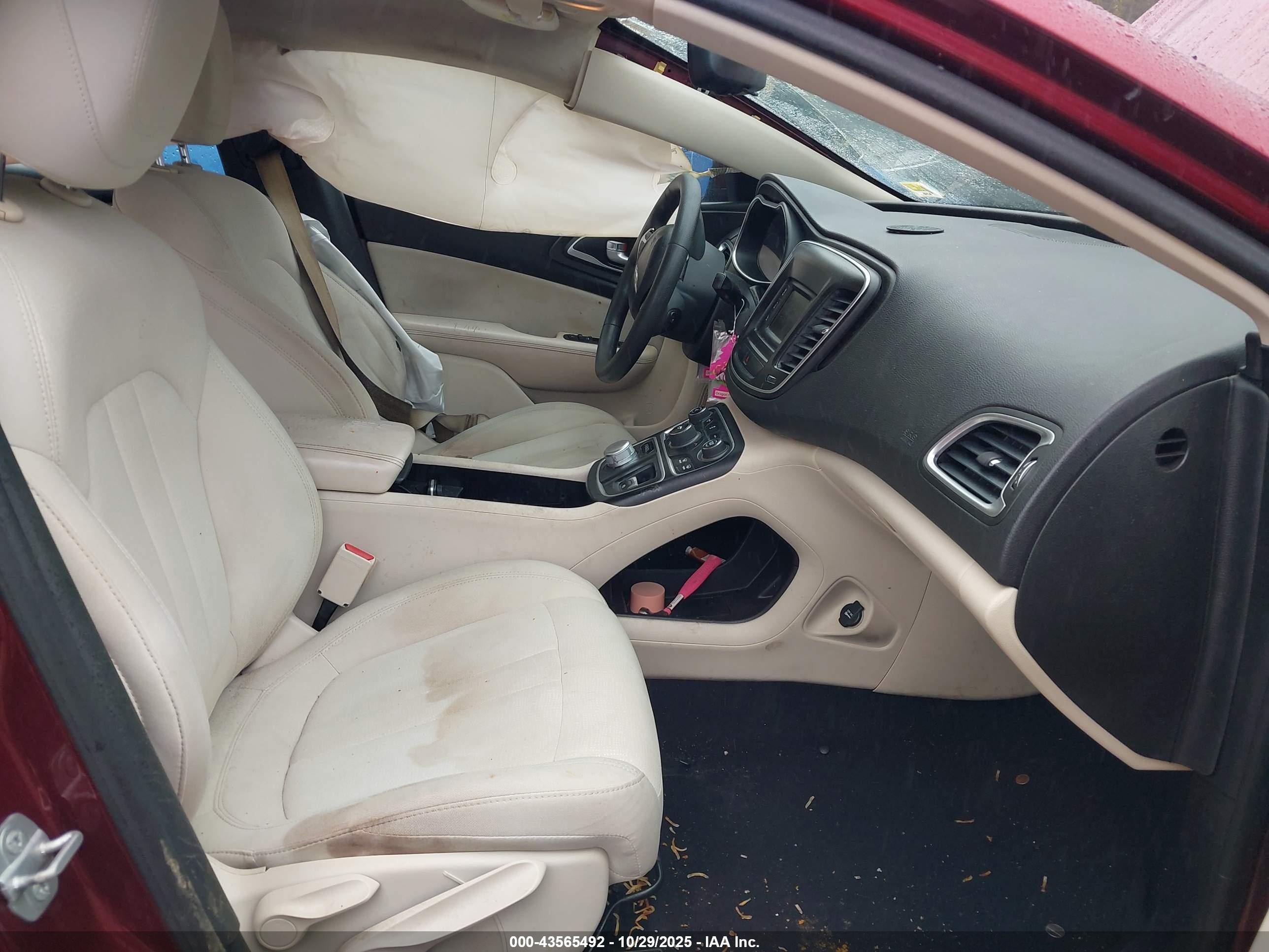 CHRYSLER 200 image 5