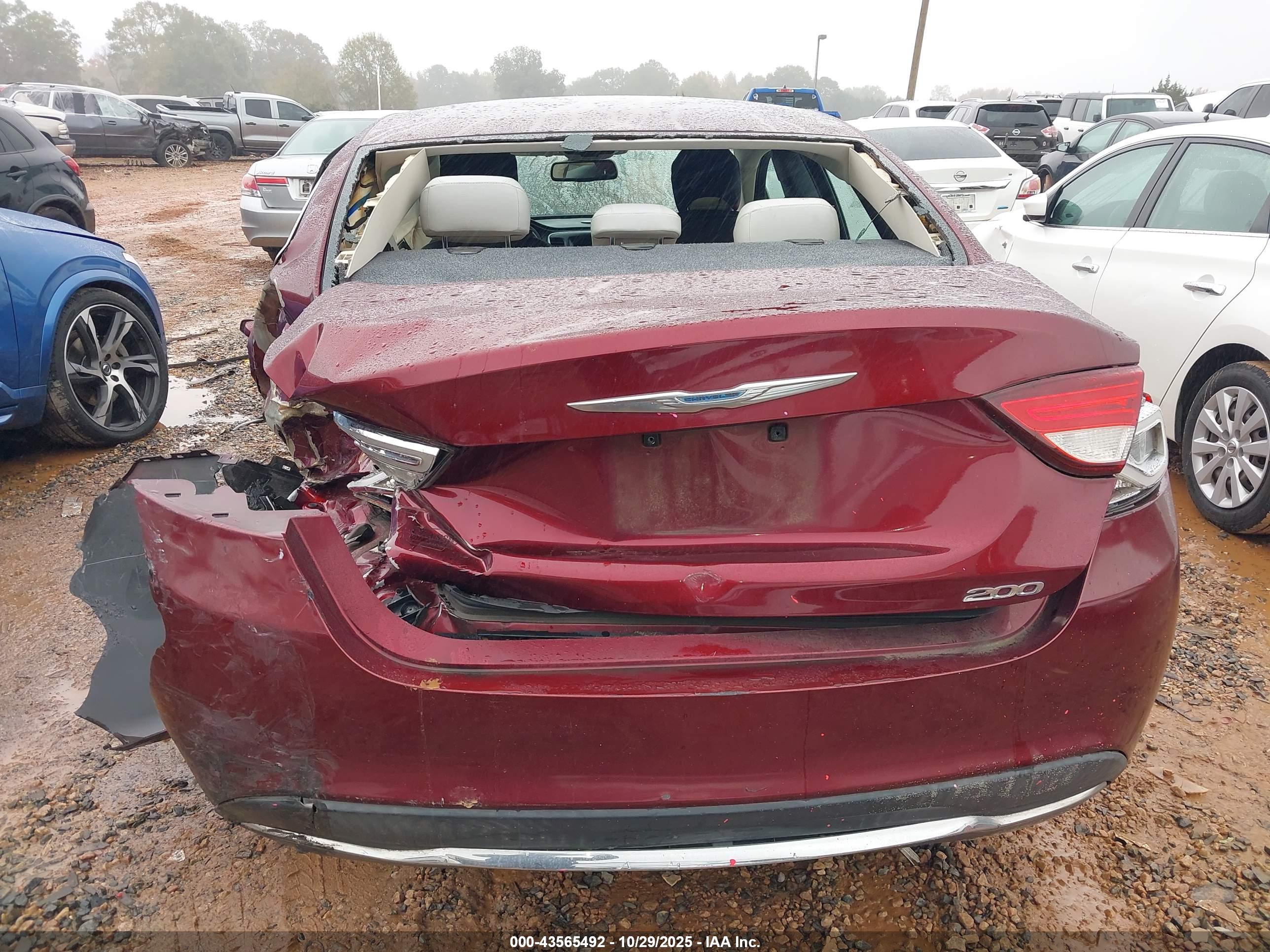 CHRYSLER 200 image 6