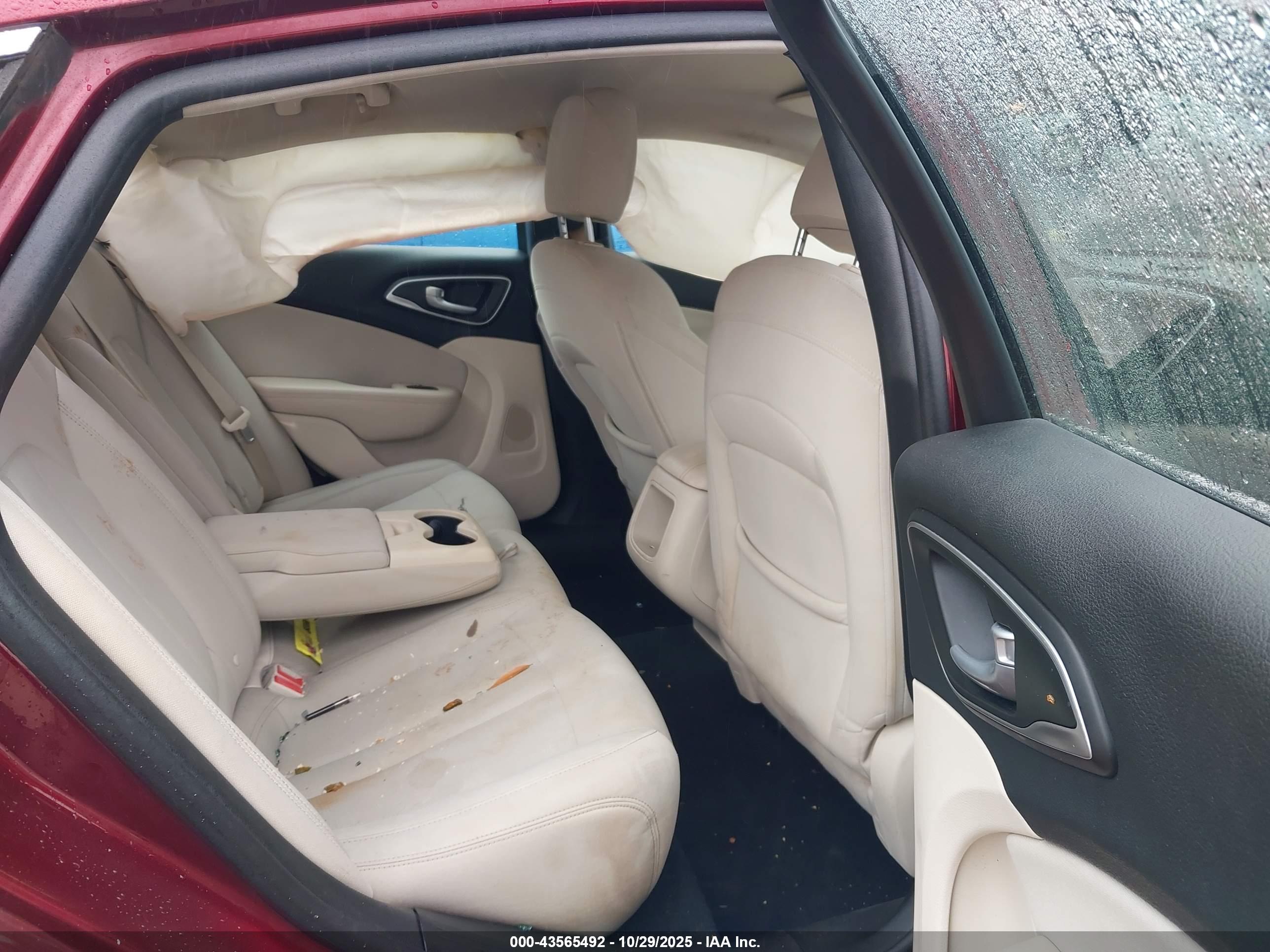 CHRYSLER 200 image 8