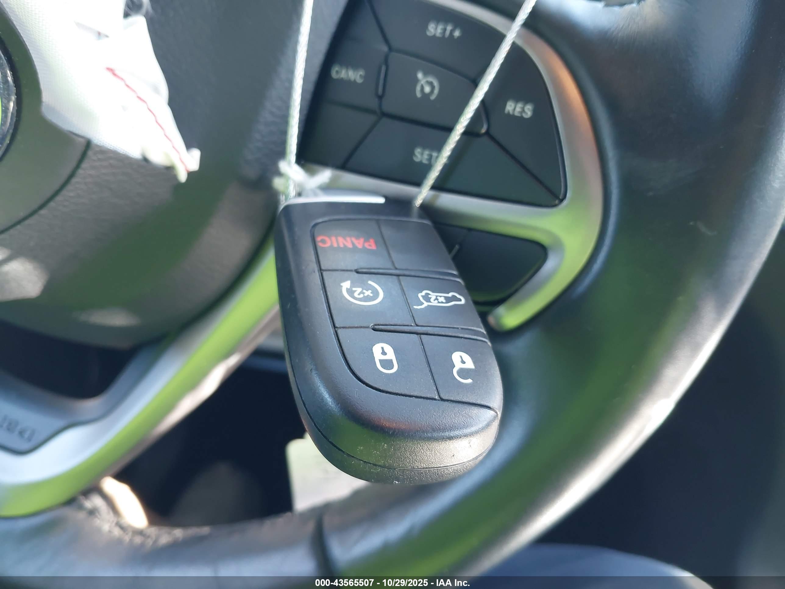 JEEP GRAND image 11