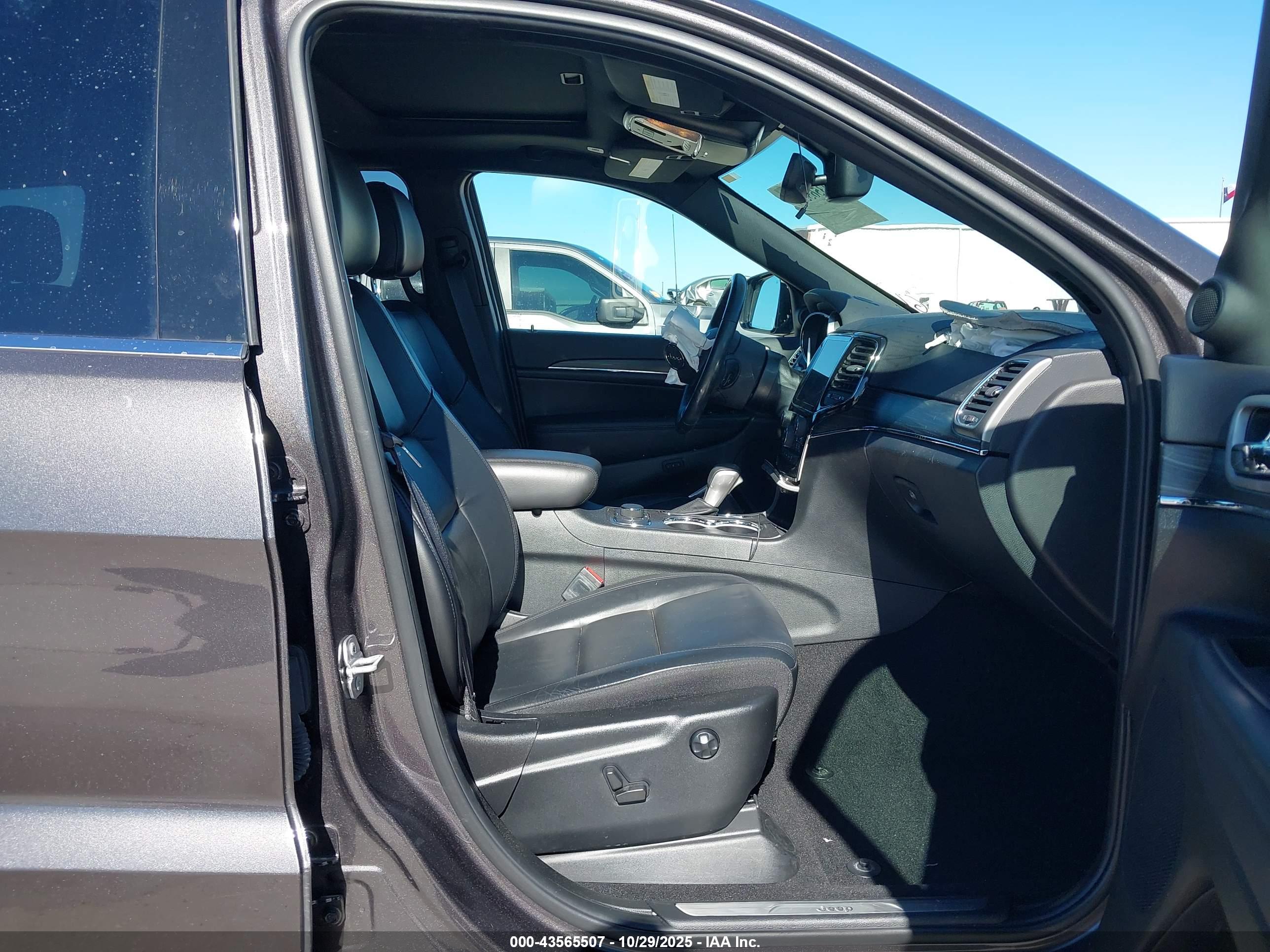 JEEP GRAND image 5