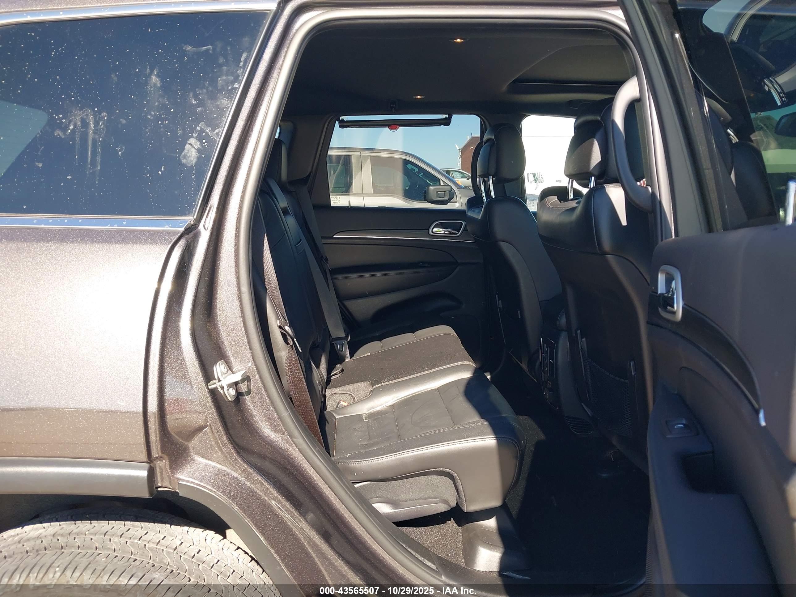 JEEP GRAND image 8