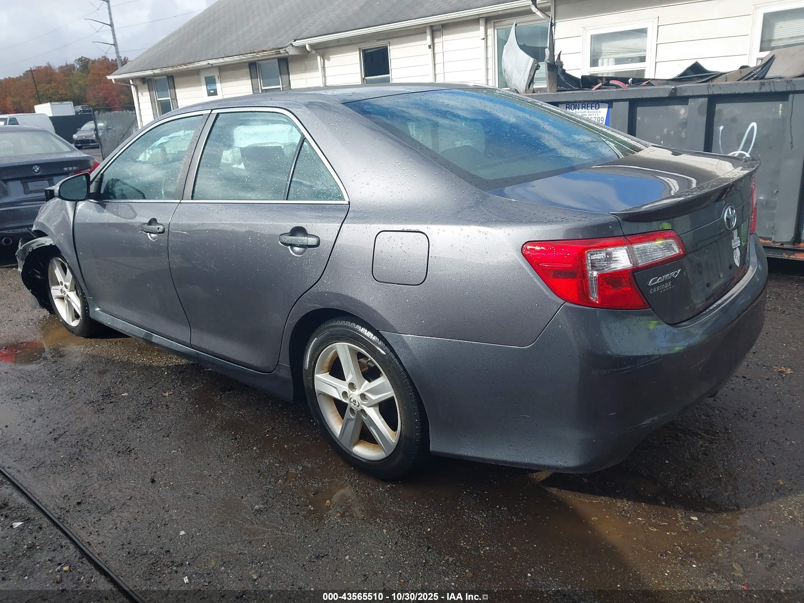TOYOTA CAMRY image 3