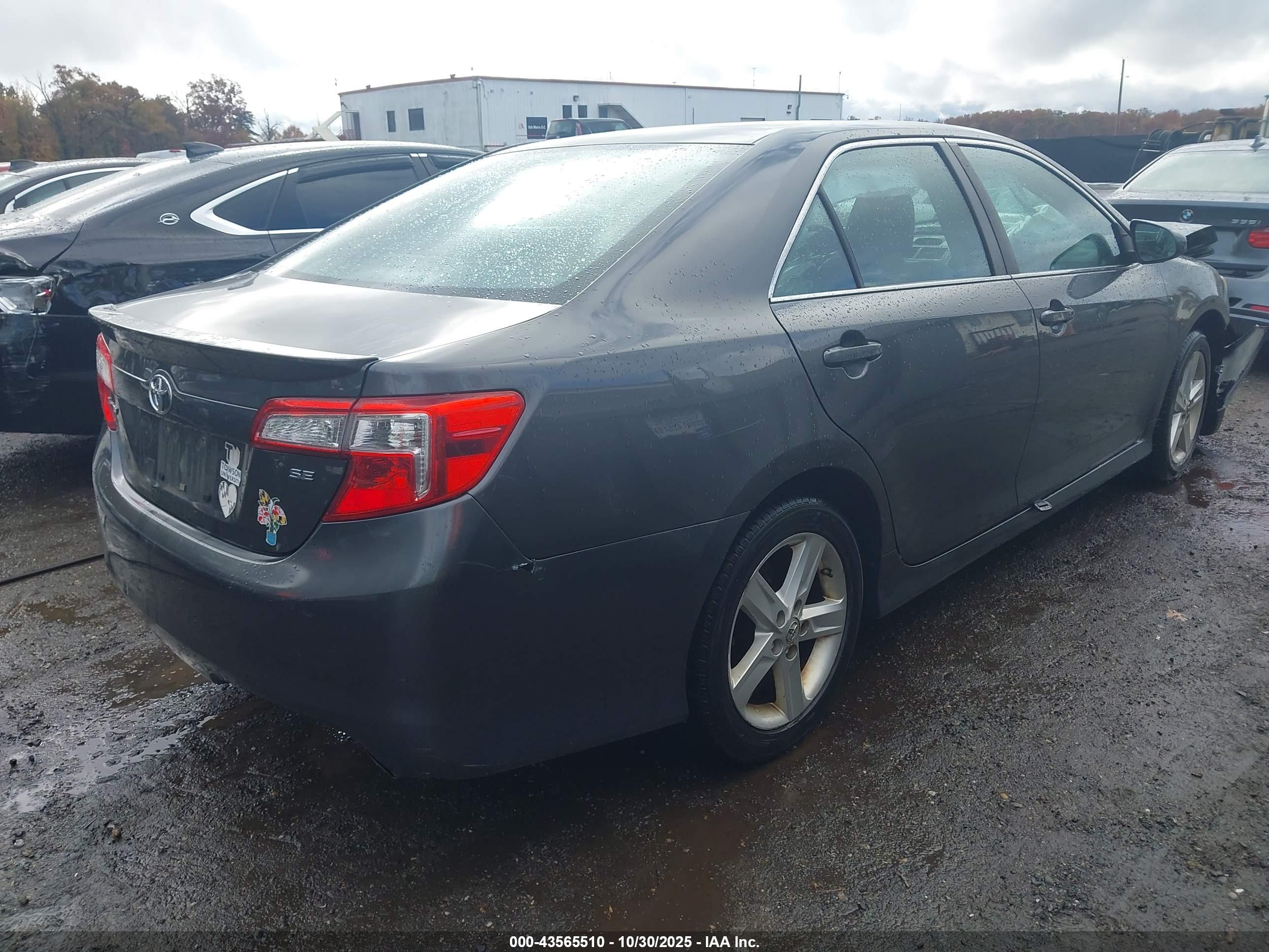 TOYOTA CAMRY image 4
