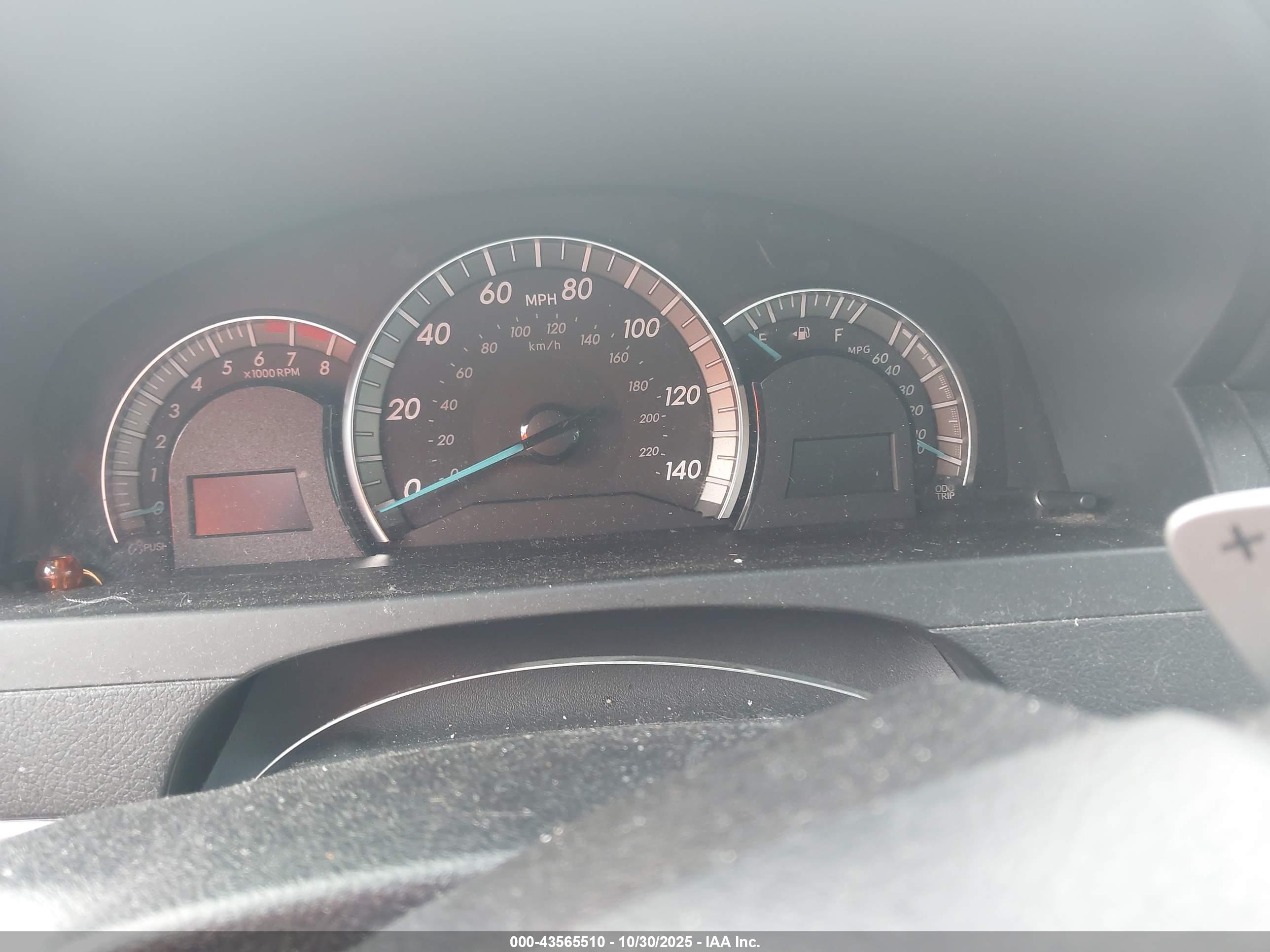TOYOTA CAMRY image 7