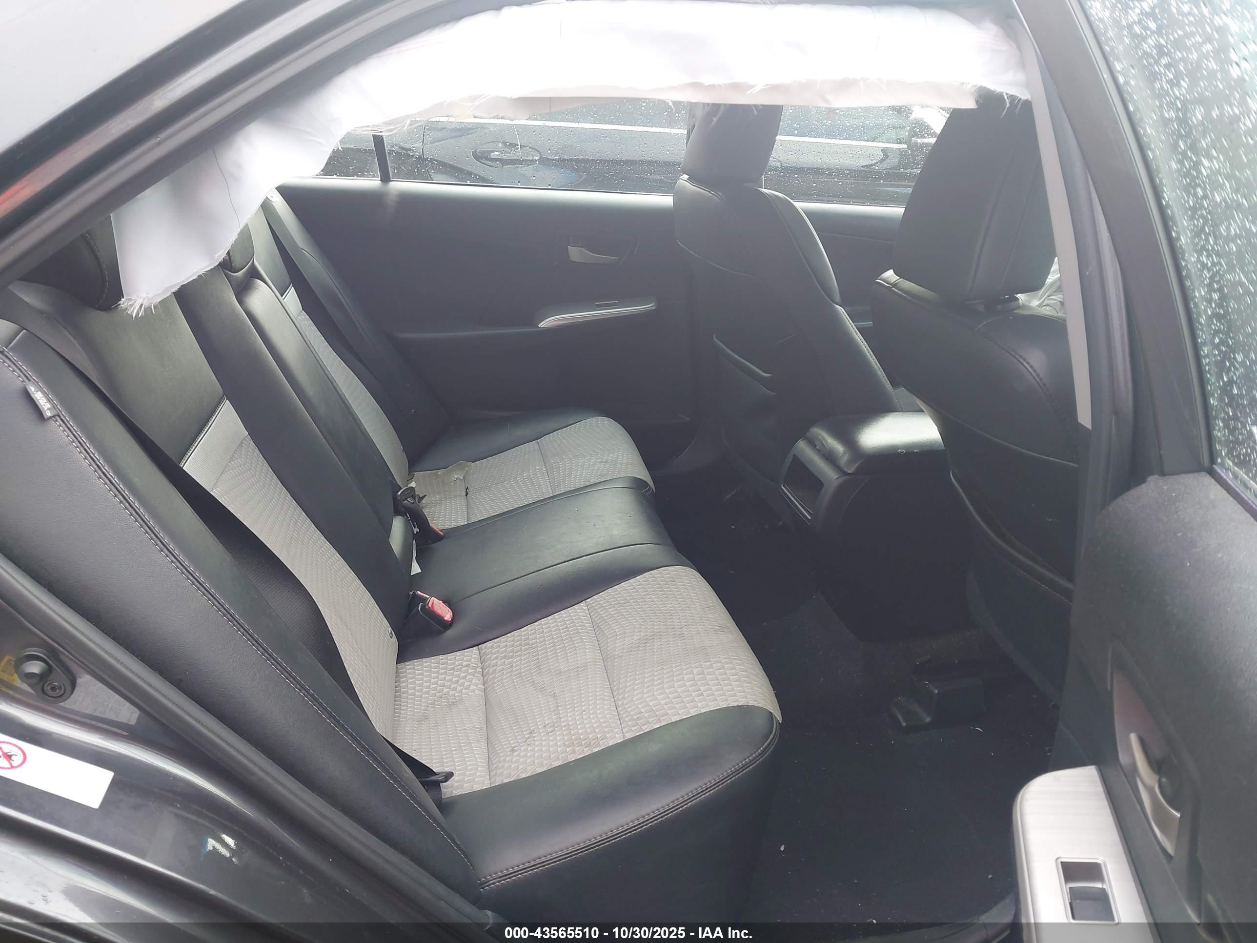 TOYOTA CAMRY image 8
