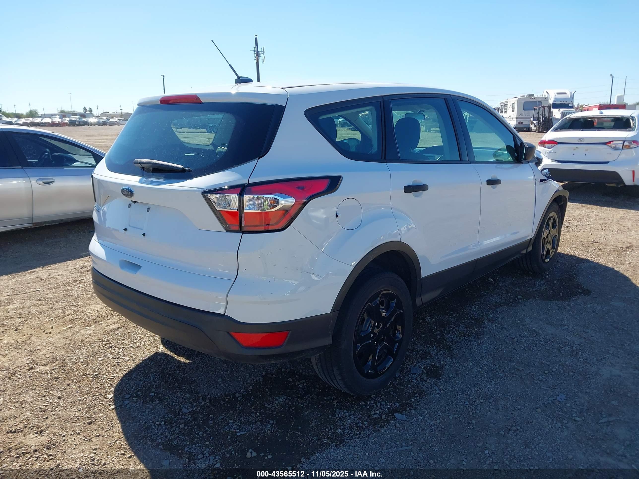 FORD ESCAPE image 4