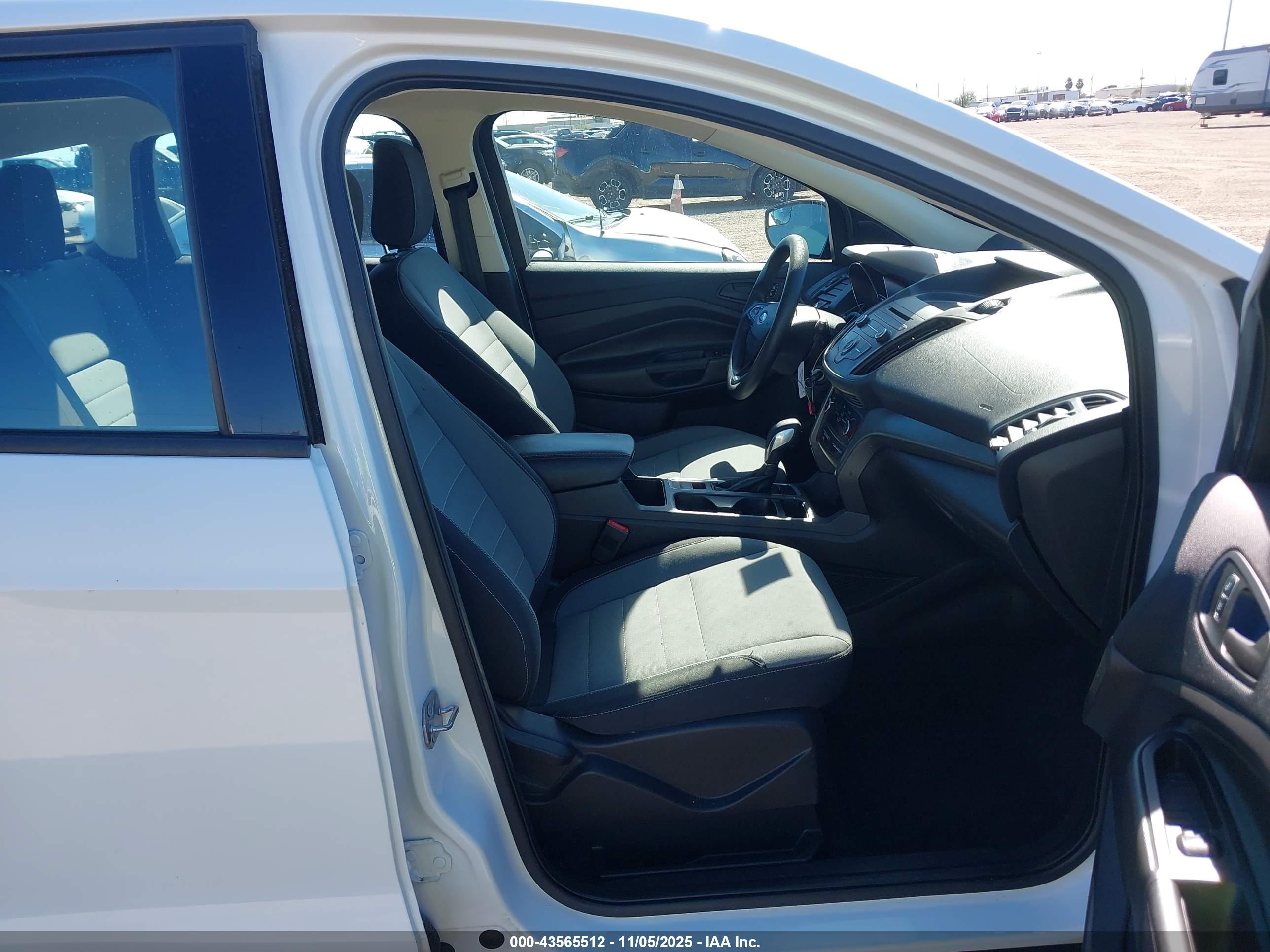 FORD ESCAPE image 5