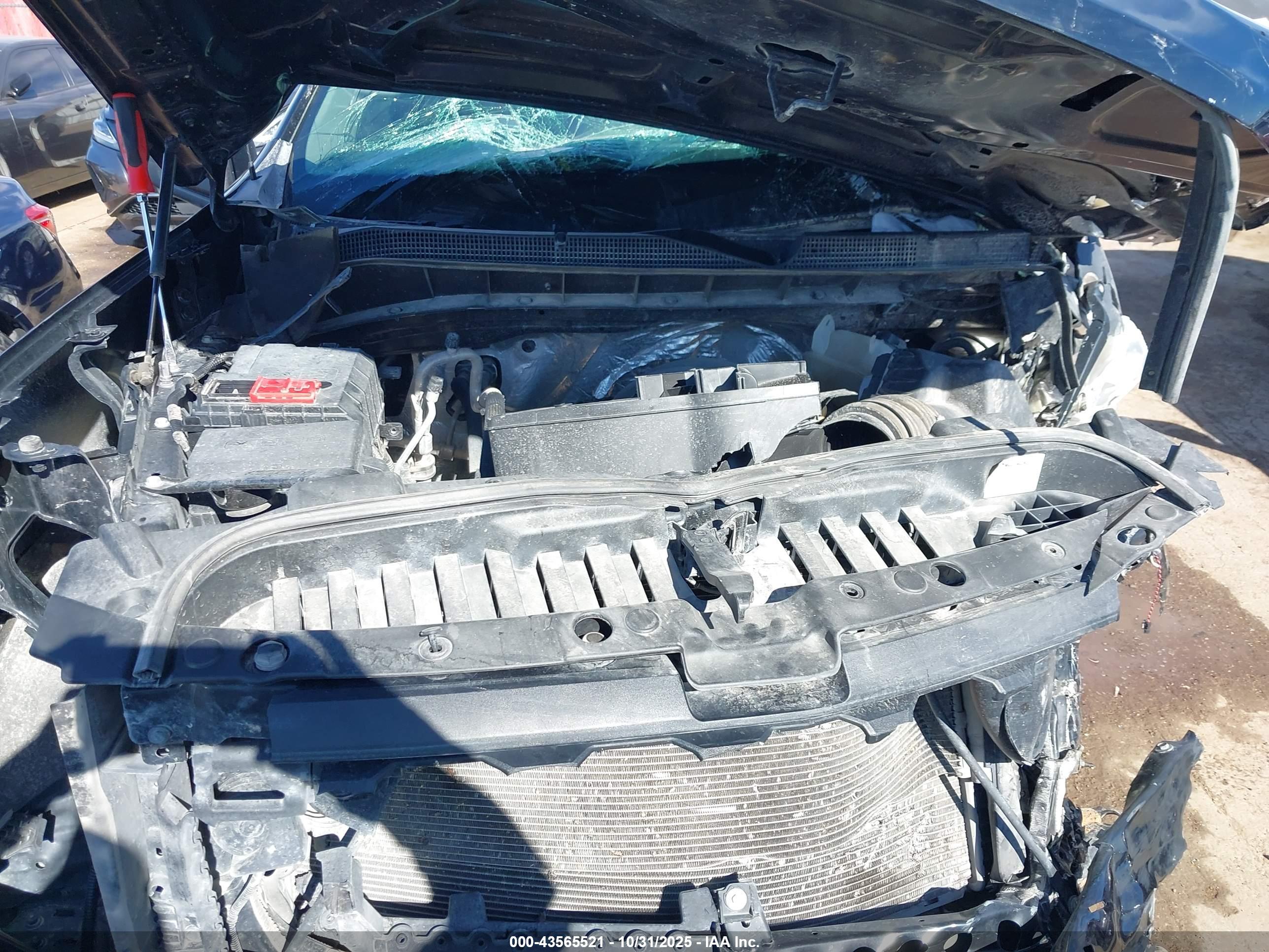 CHEVROLET SILVERADO image 10