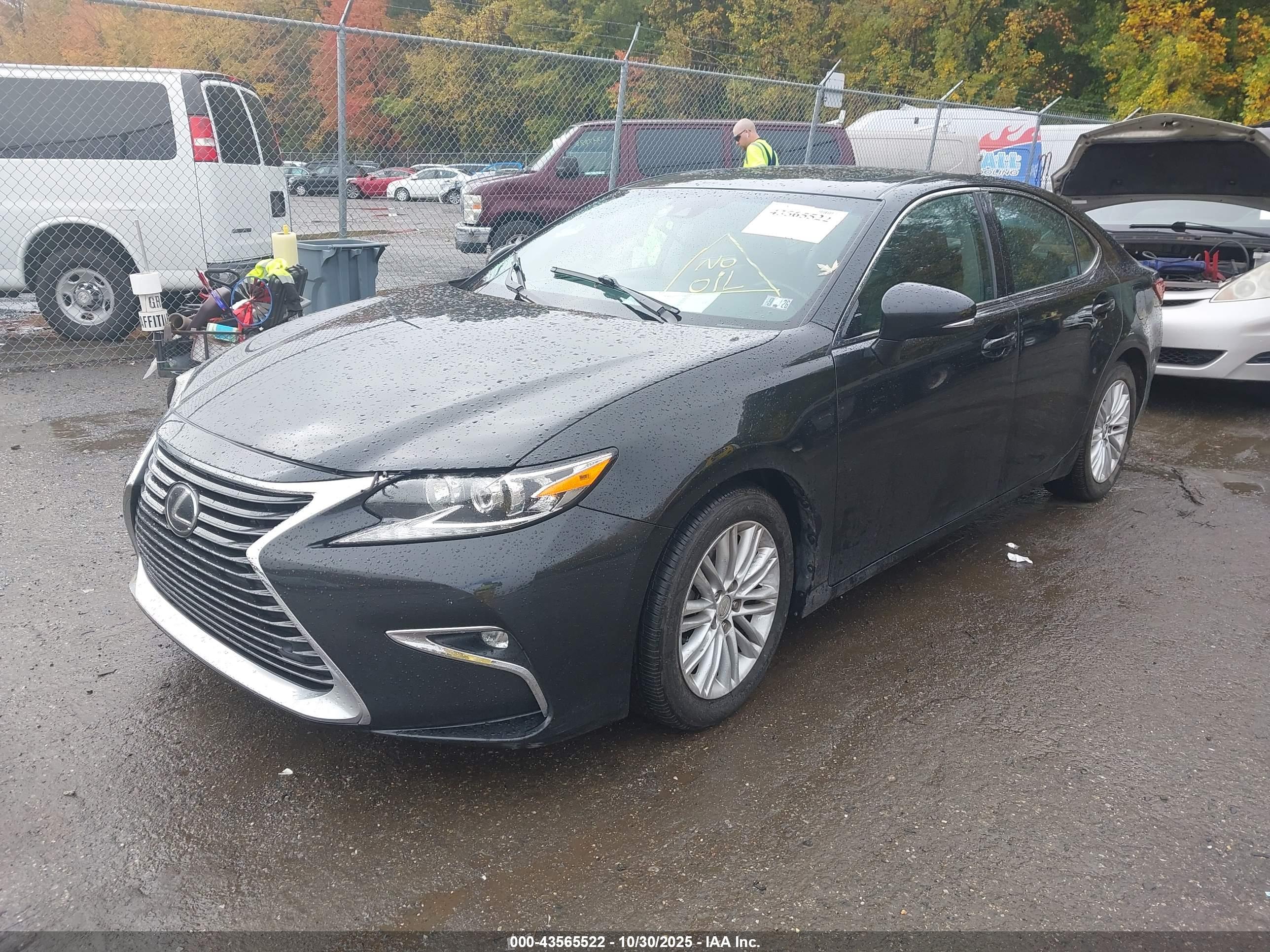 LEXUS ES image 2