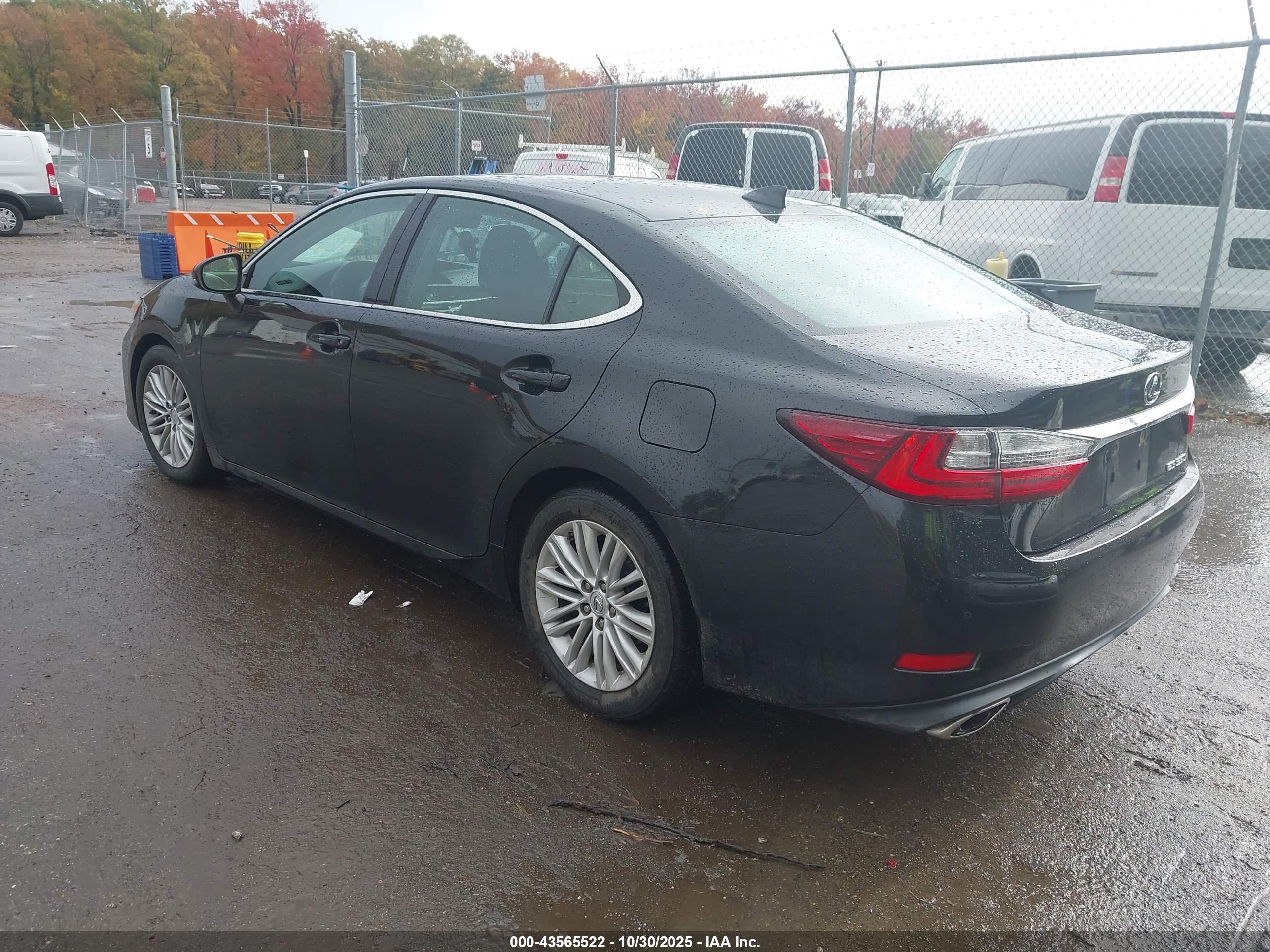 LEXUS ES image 3