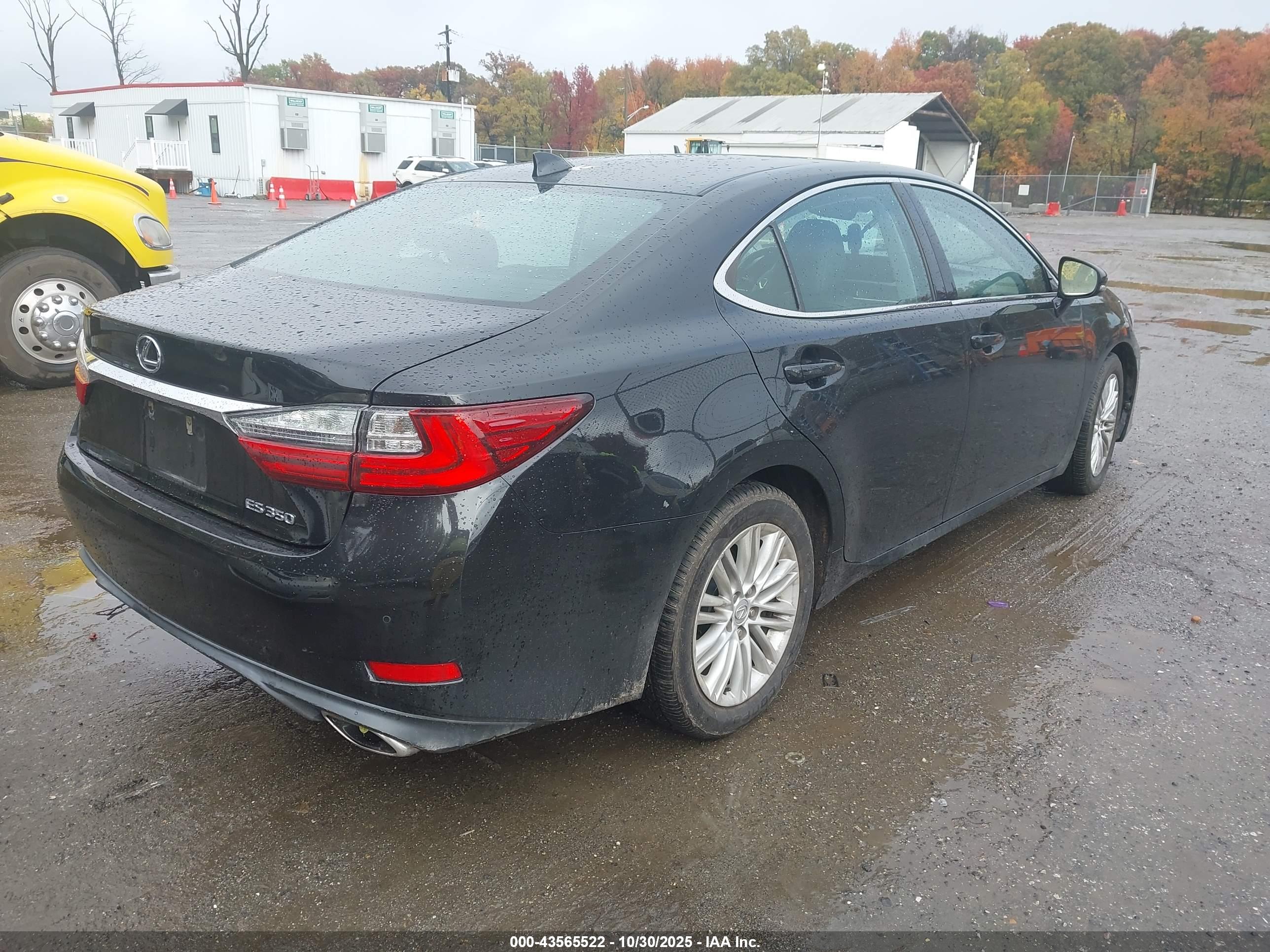 LEXUS ES image 4
