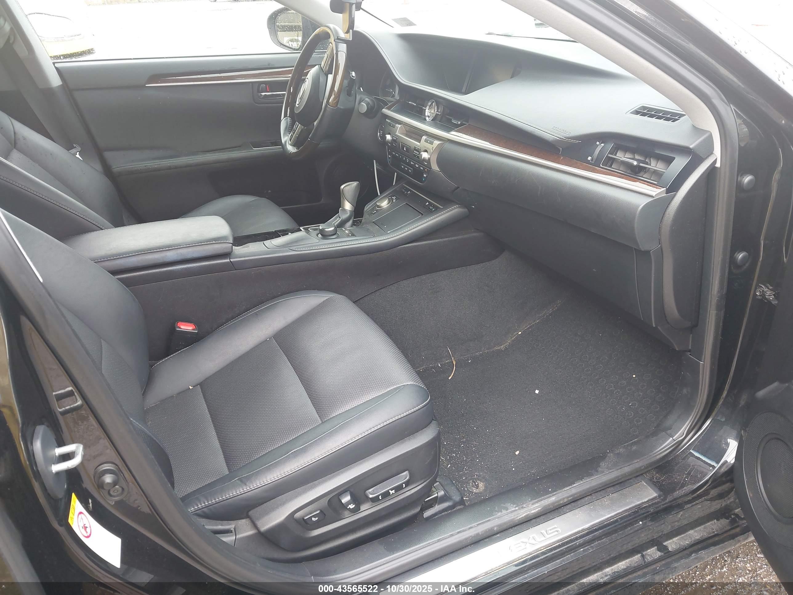 LEXUS ES image 5