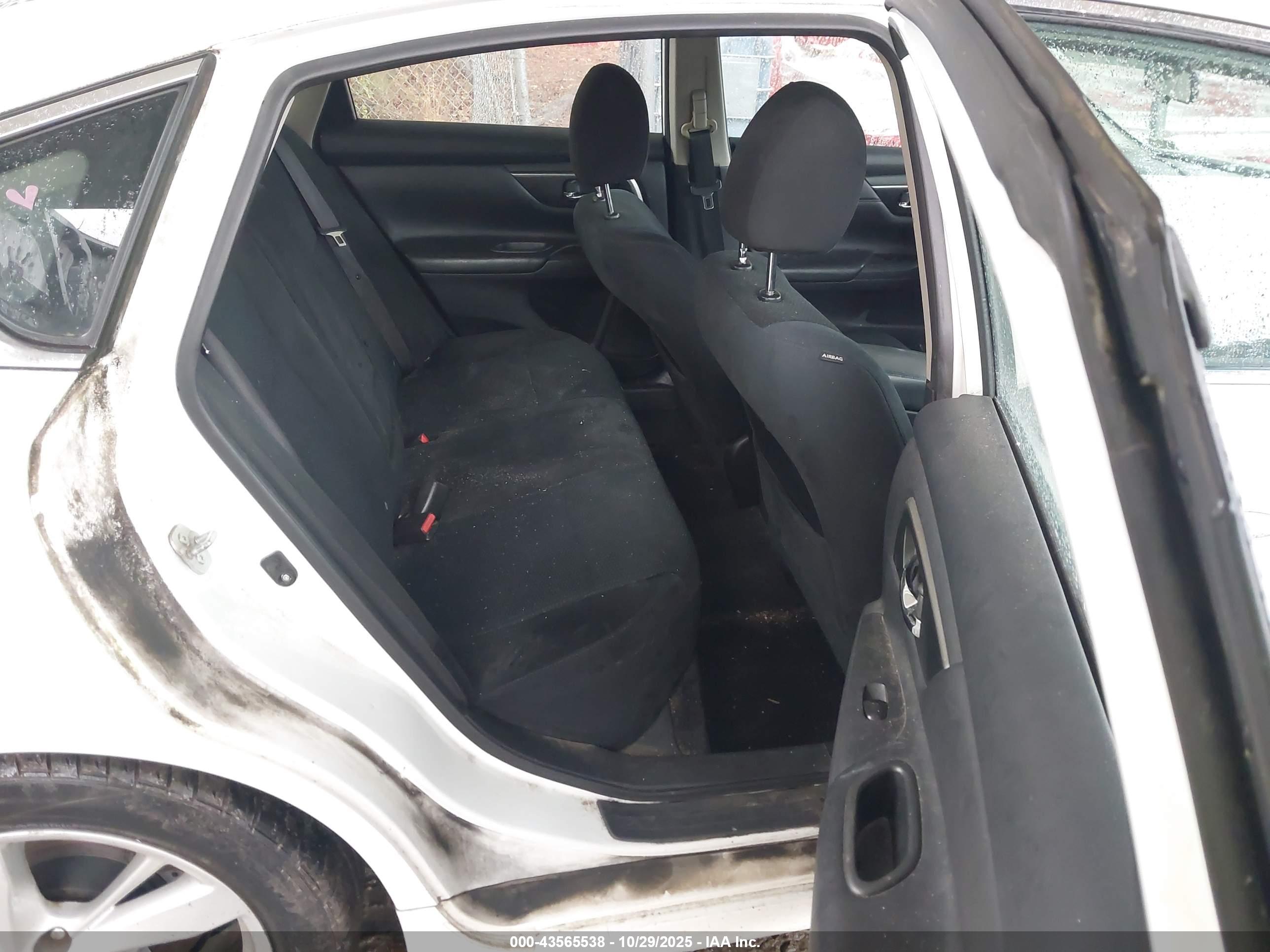NISSAN ALTIMA image 8