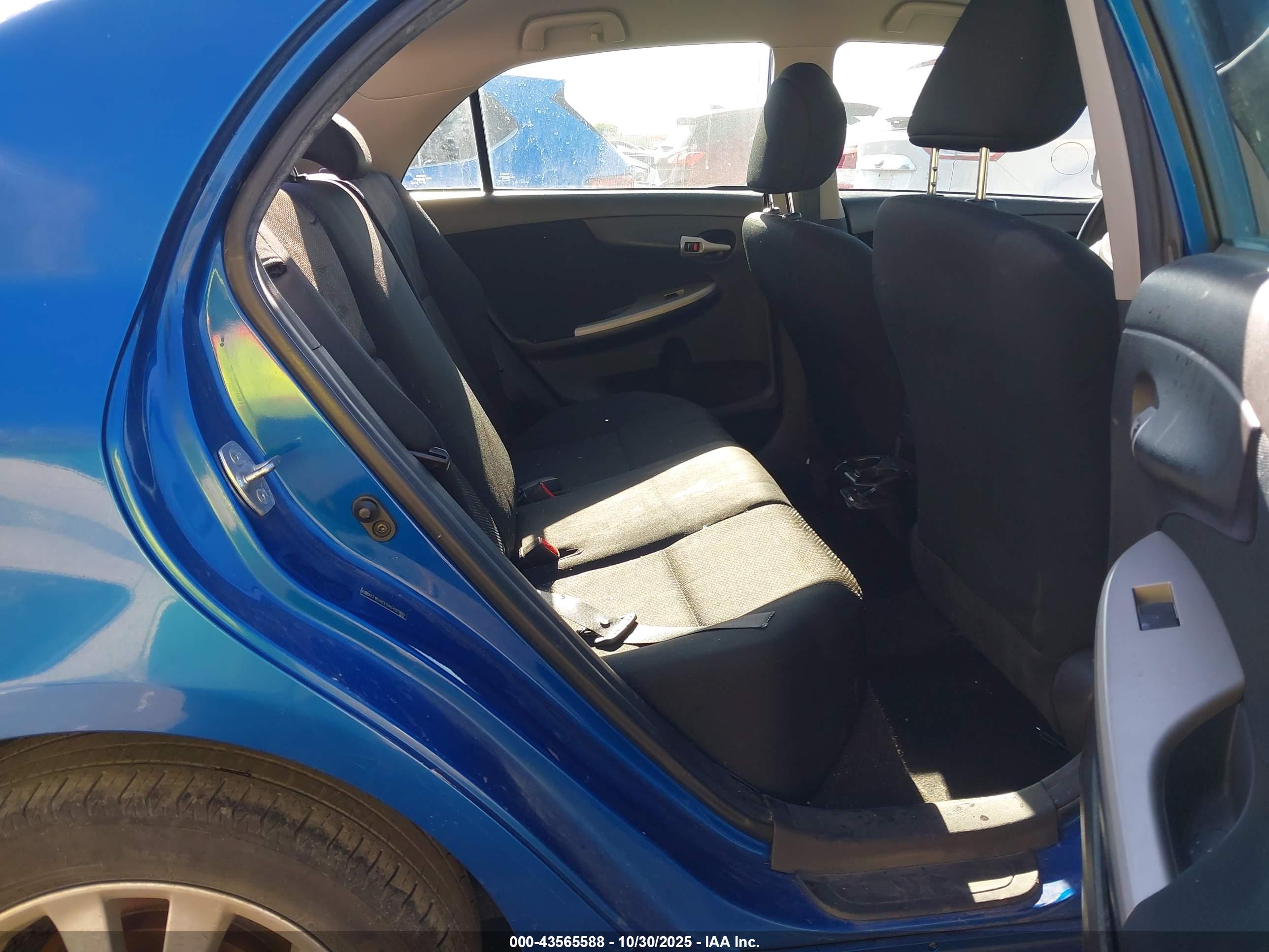 TOYOTA COROLLA image 8