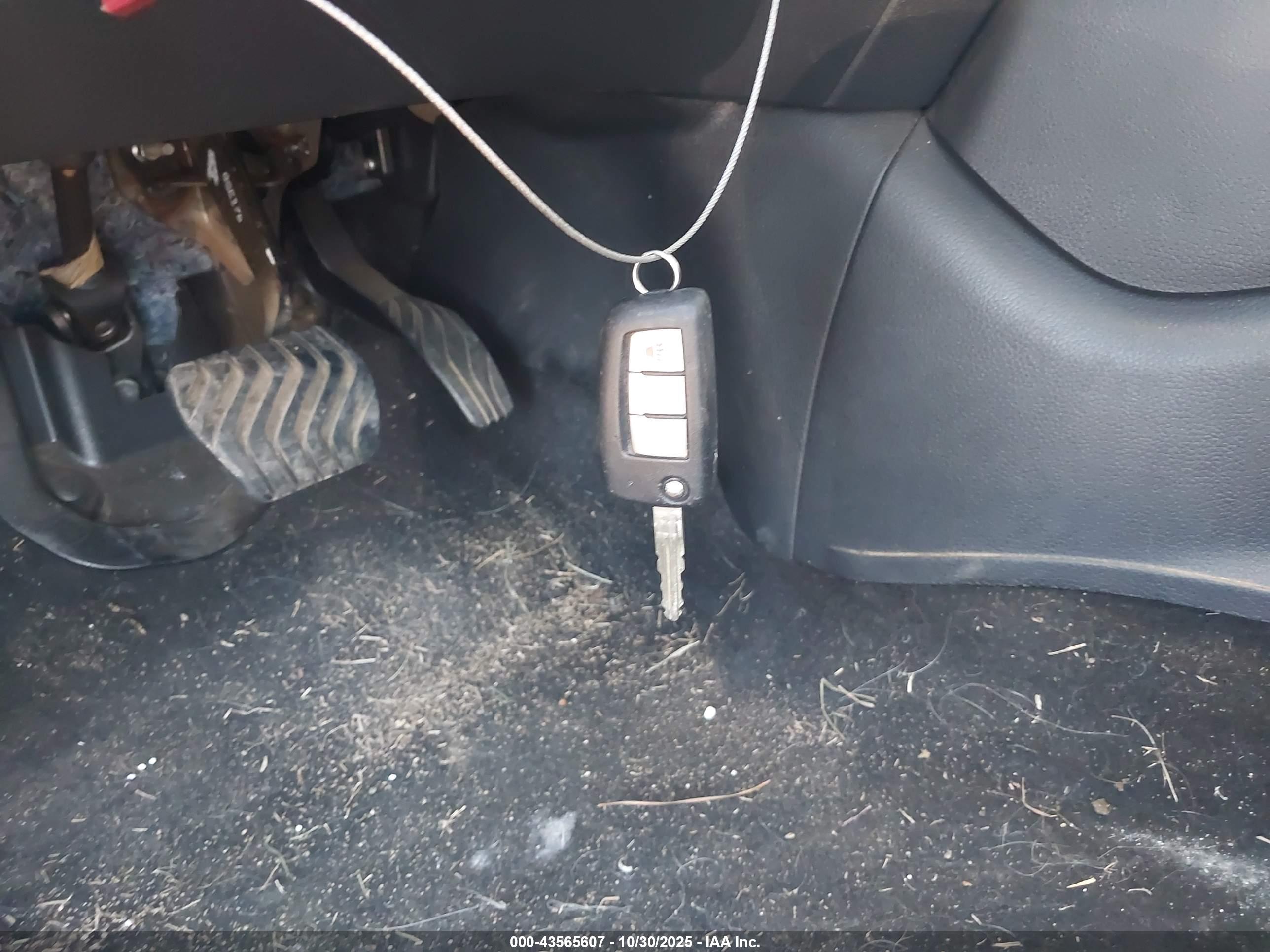 NISSAN ROGUE image 11