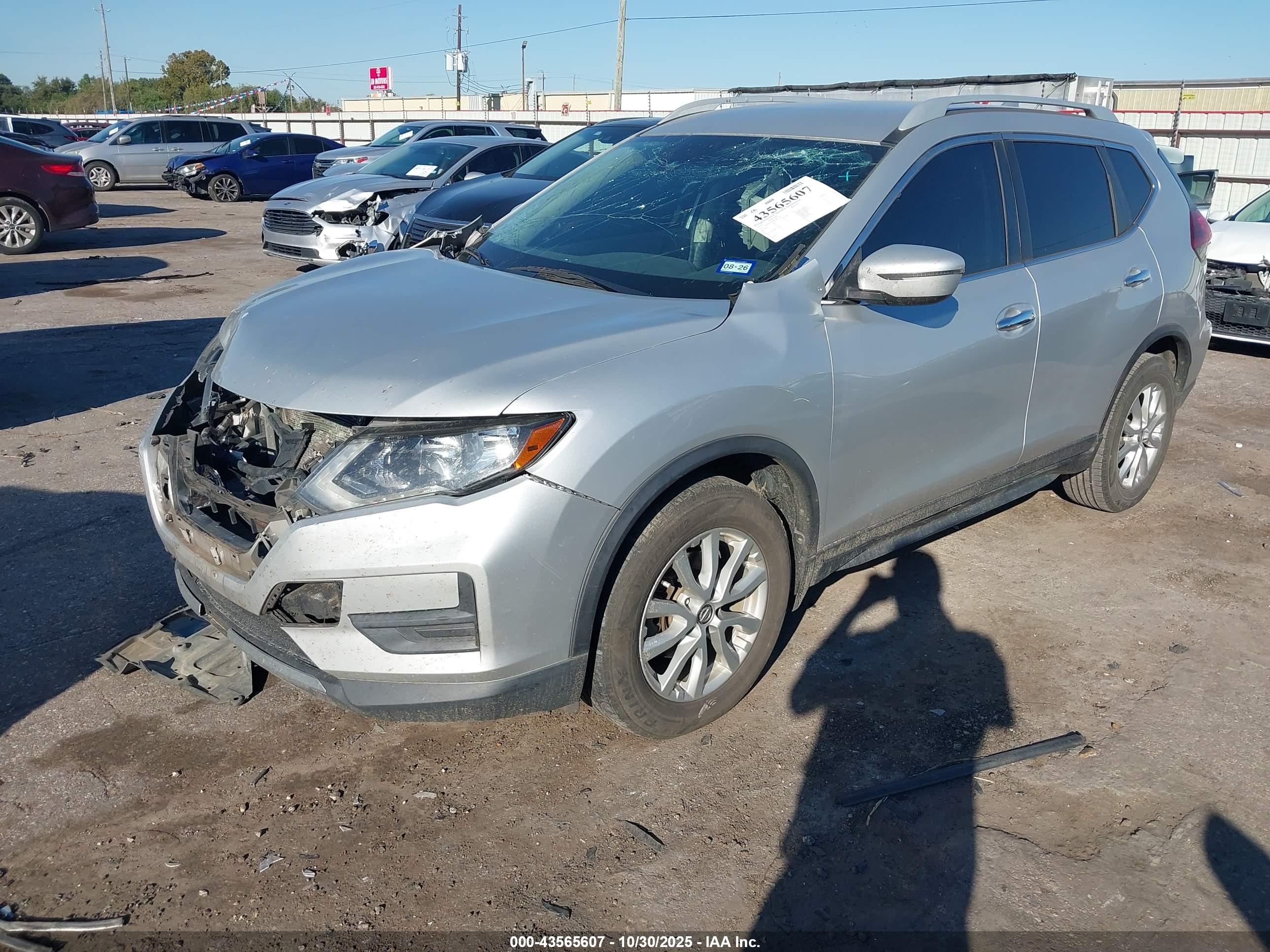 NISSAN ROGUE image 2