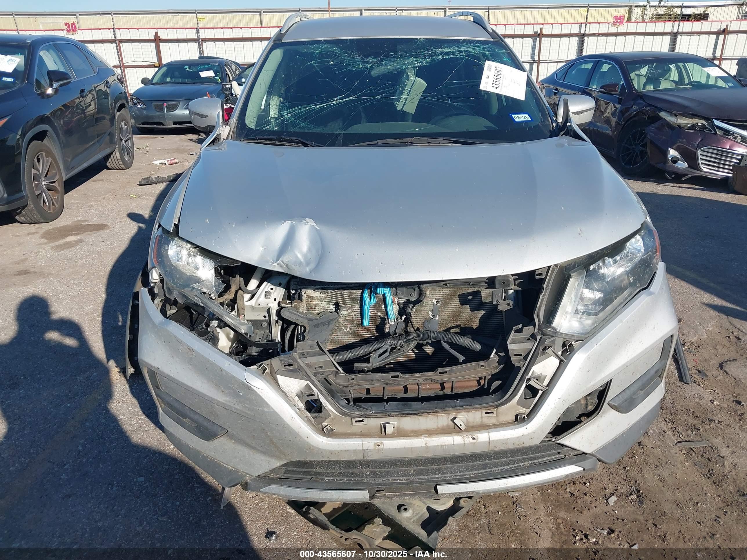 NISSAN ROGUE image 6