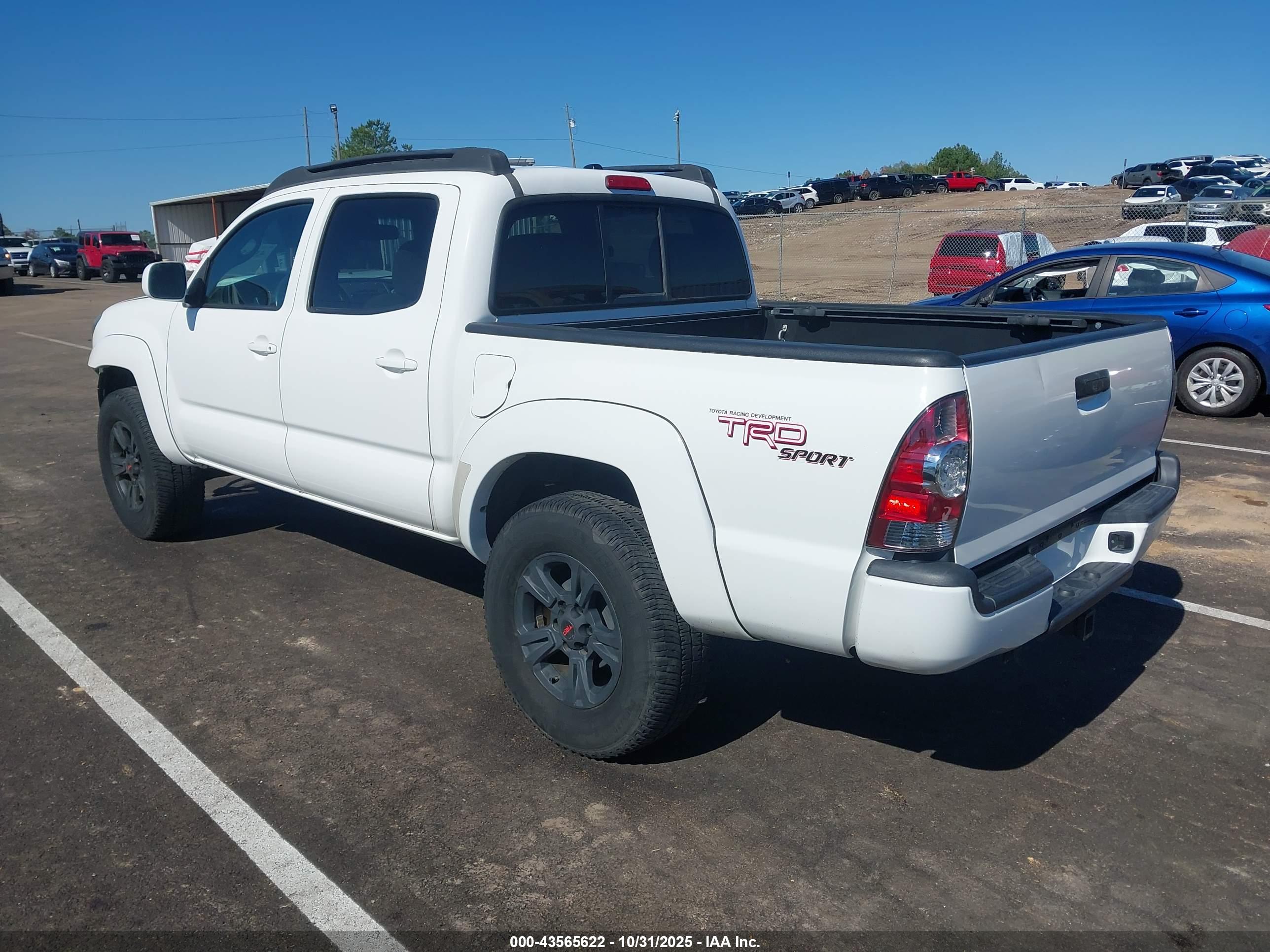 TOYOTA TACOMA image 3