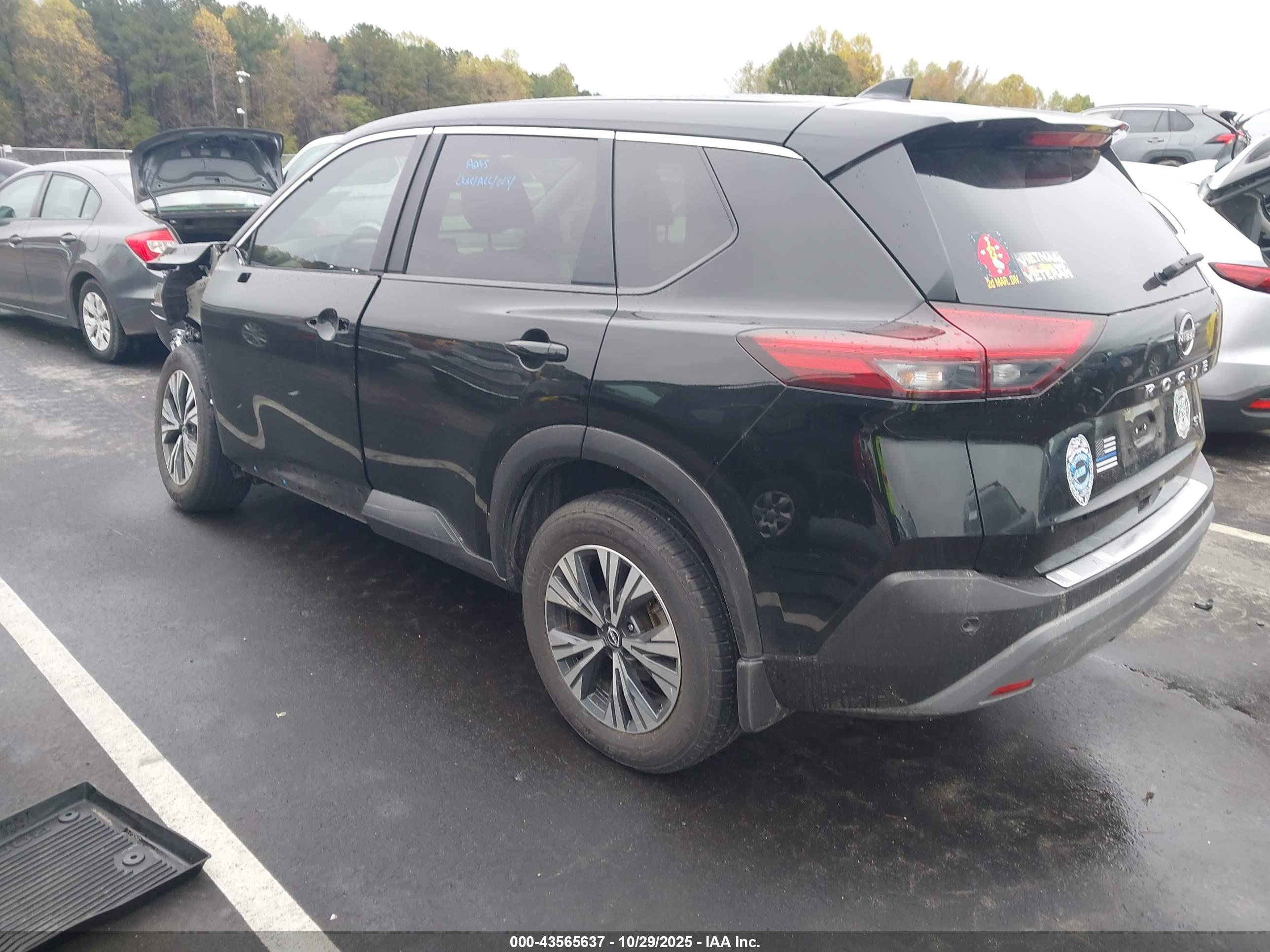 NISSAN ROGUE image 3