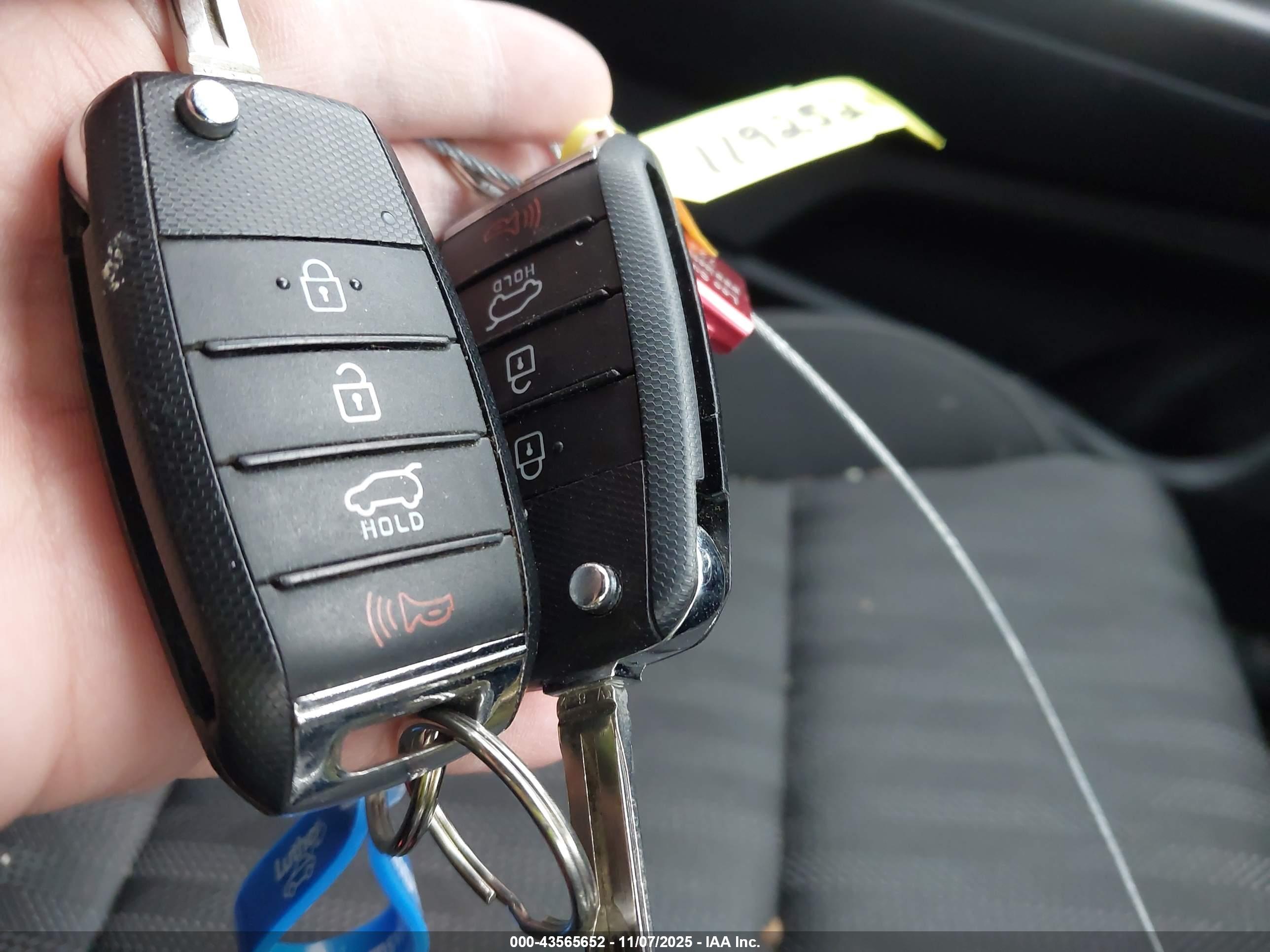 KIA SPORTAGE image 11