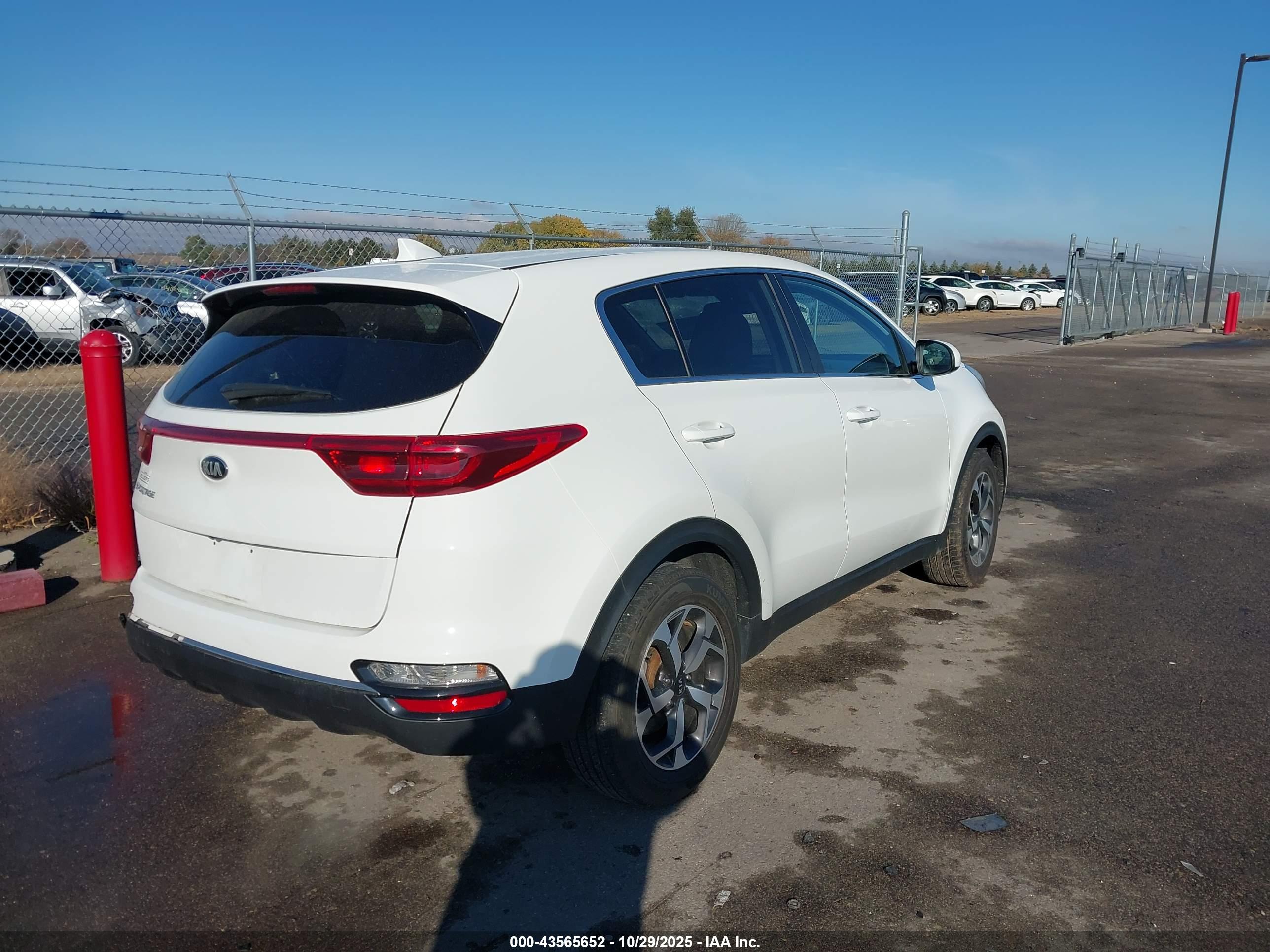 KIA SPORTAGE image 4