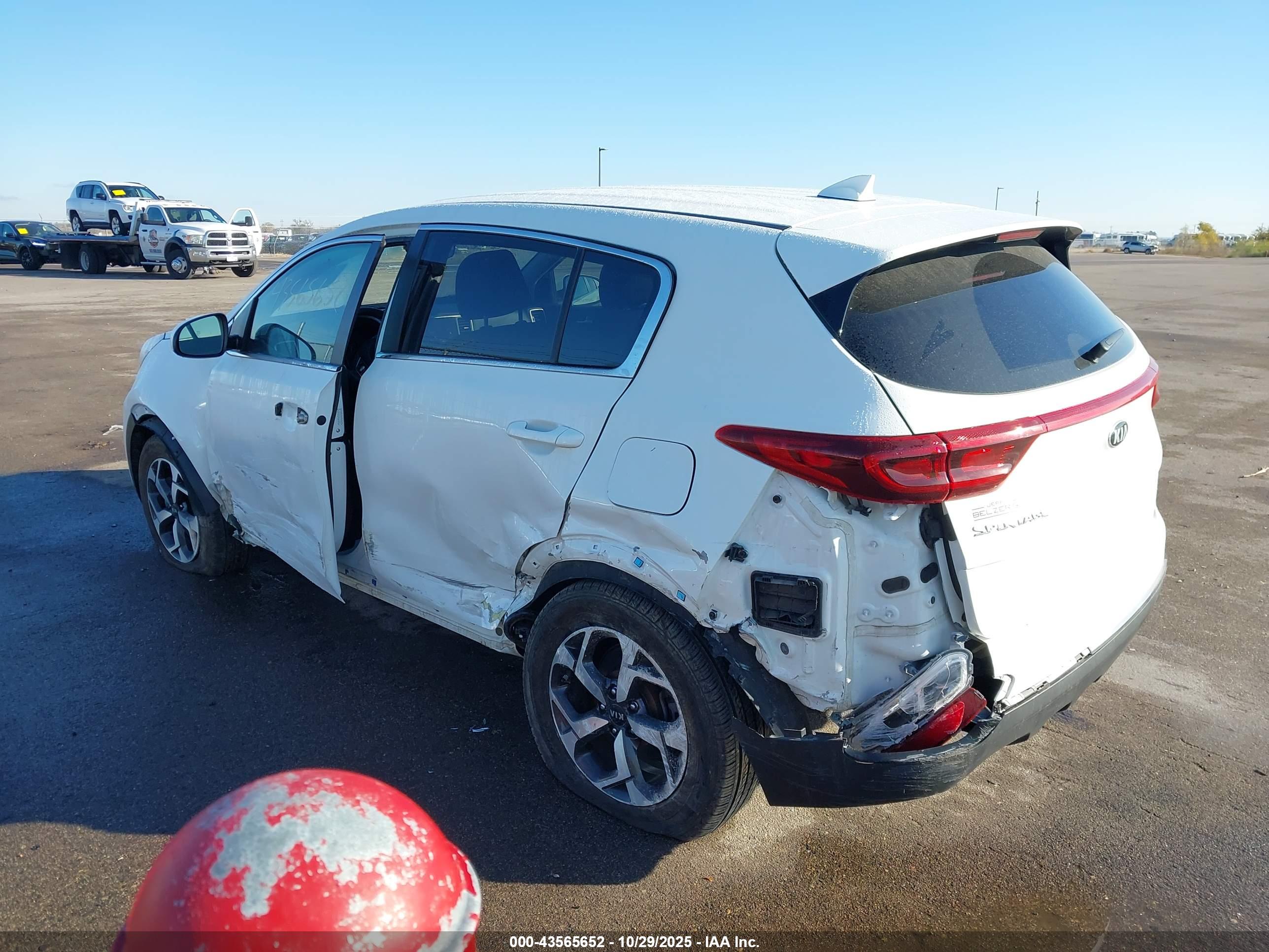 KIA SPORTAGE image 6