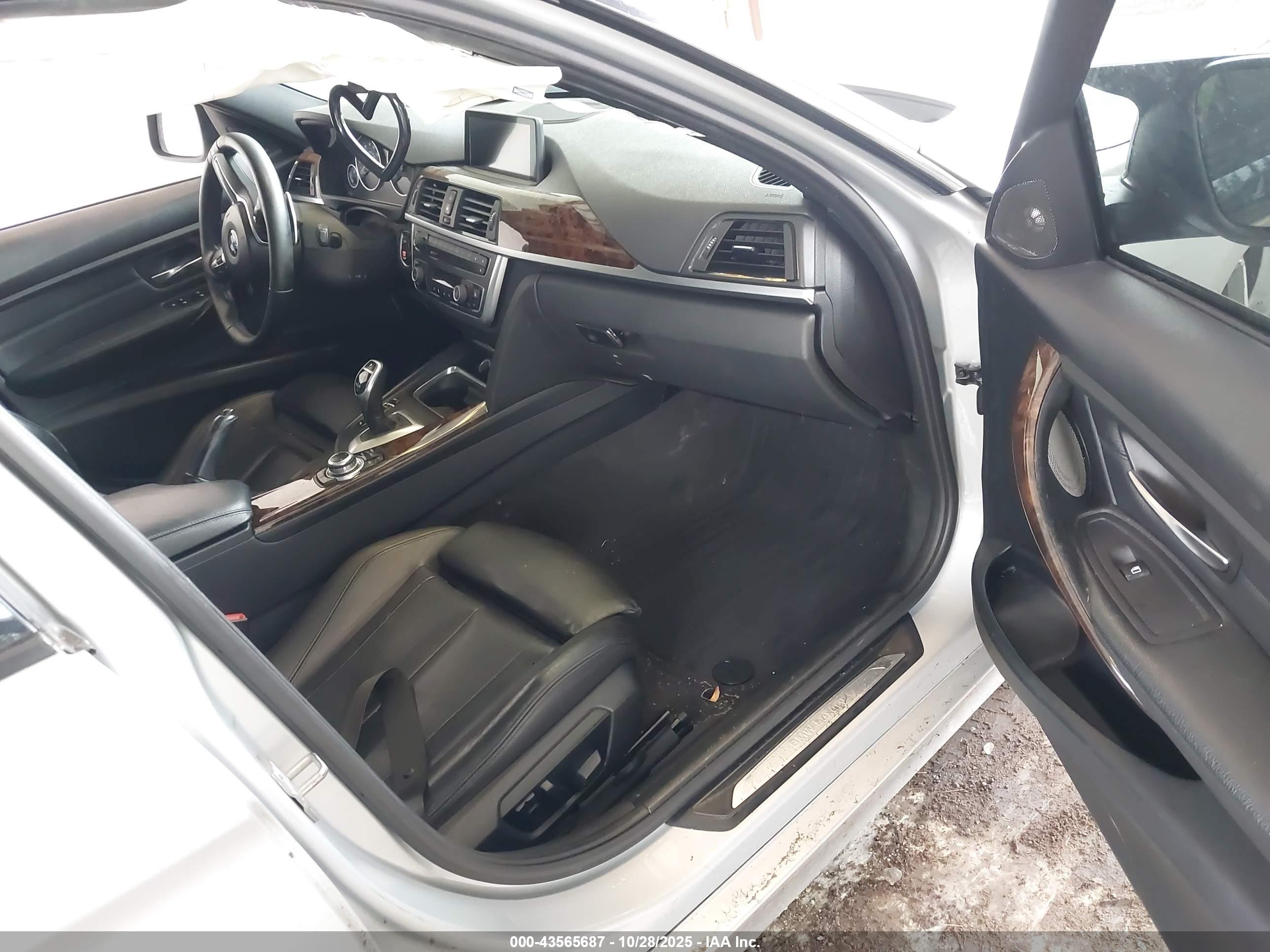 BMW 335I image 5