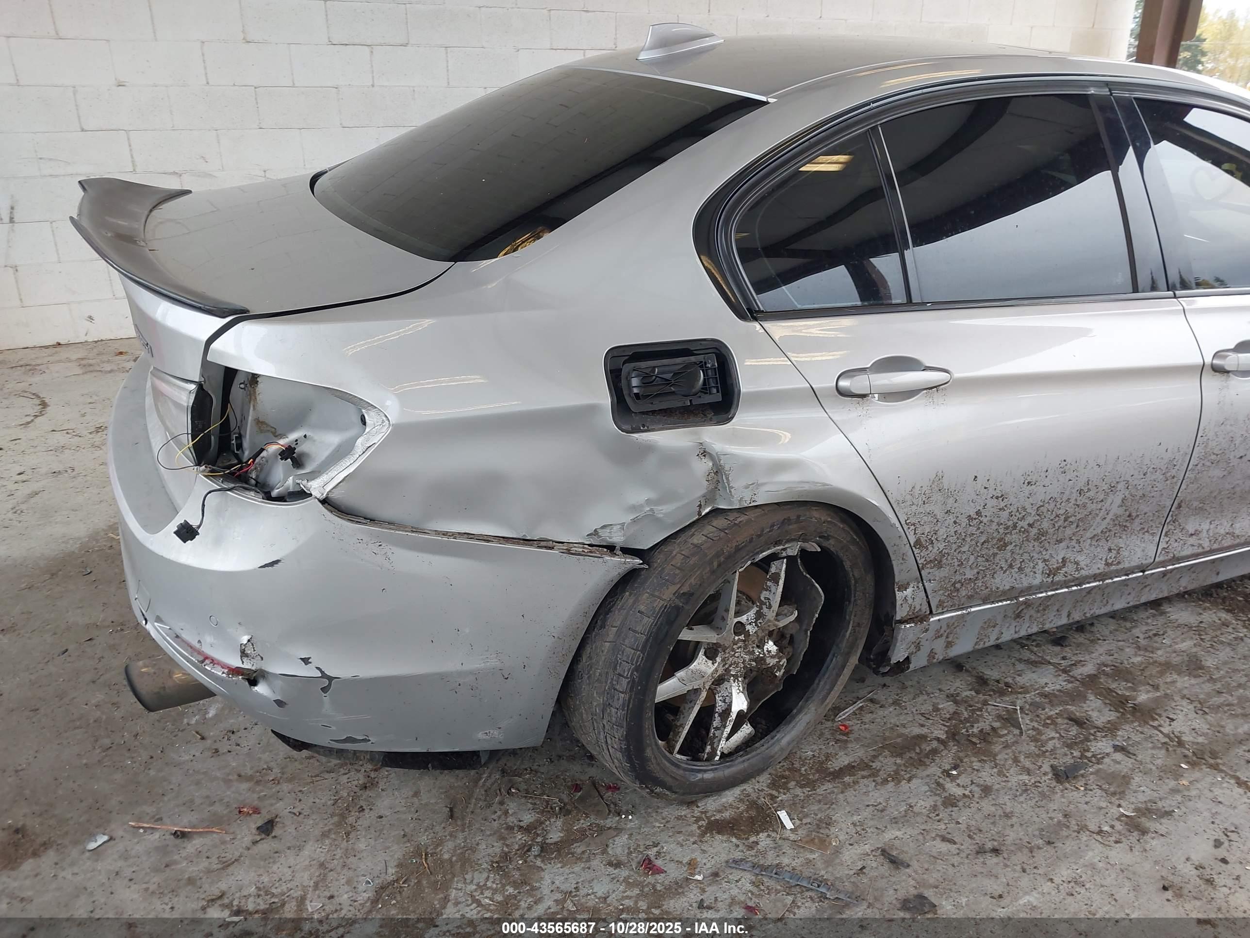 BMW 335I image 6