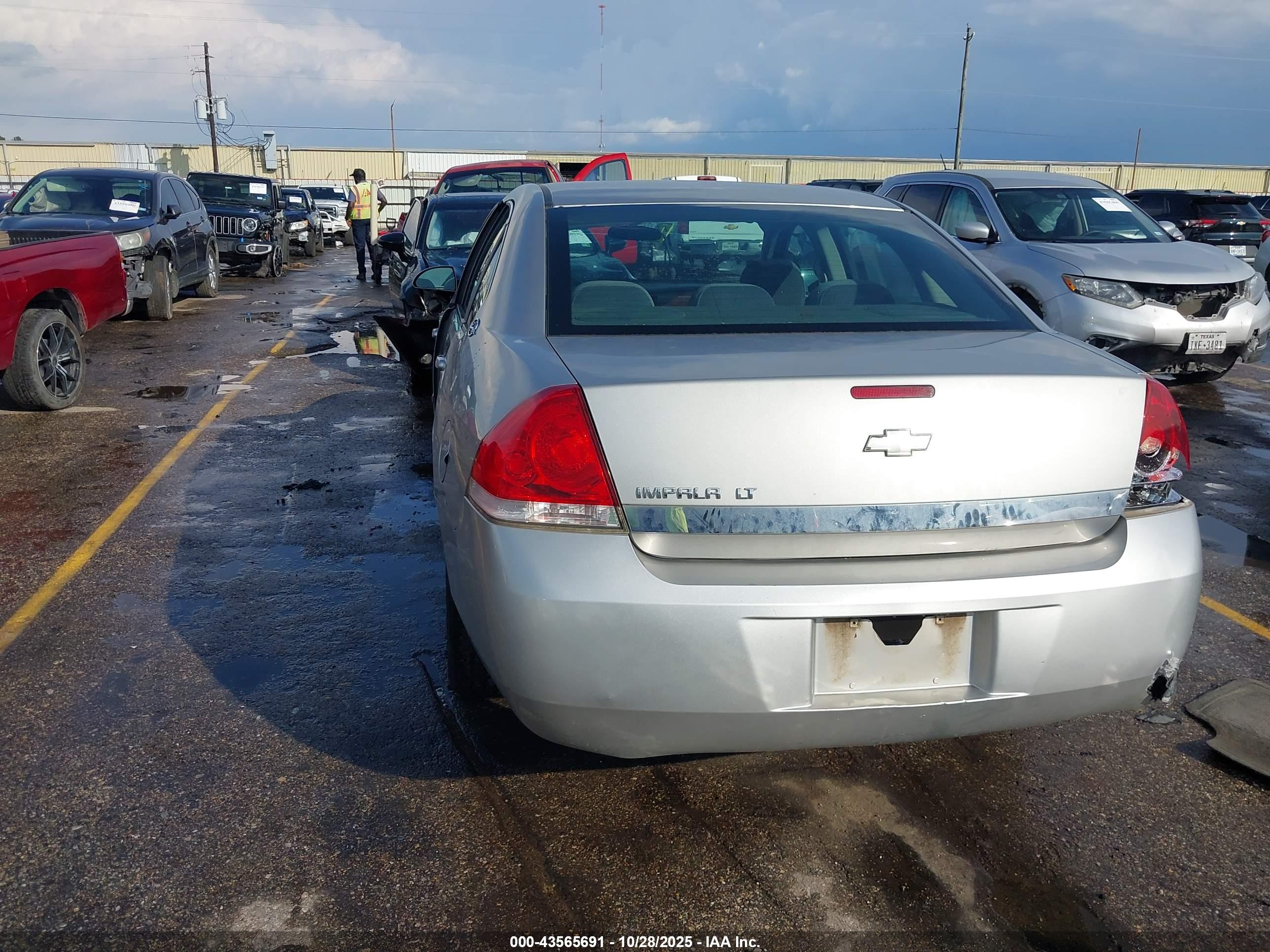 CHEVROLET IMPALA image 3