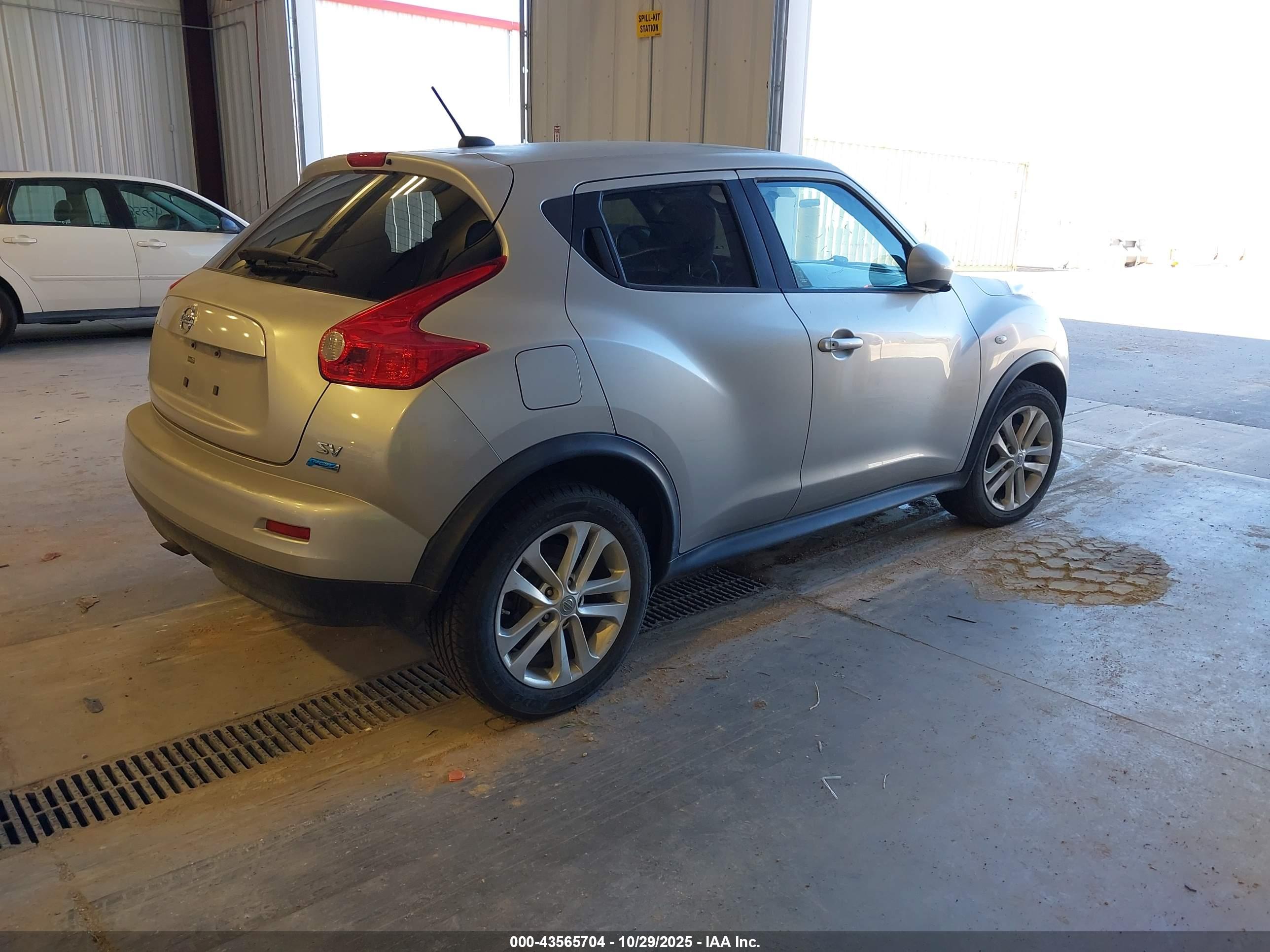 NISSAN JUKE image 4