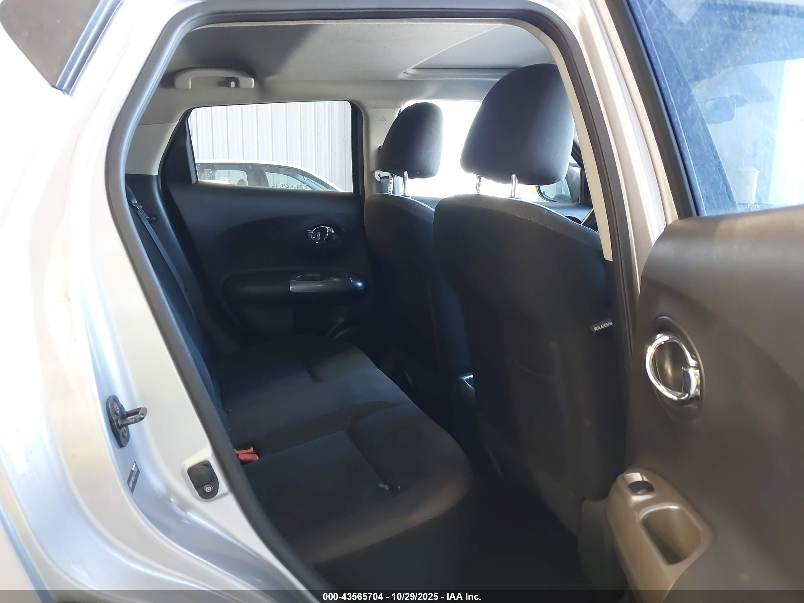NISSAN JUKE image 8