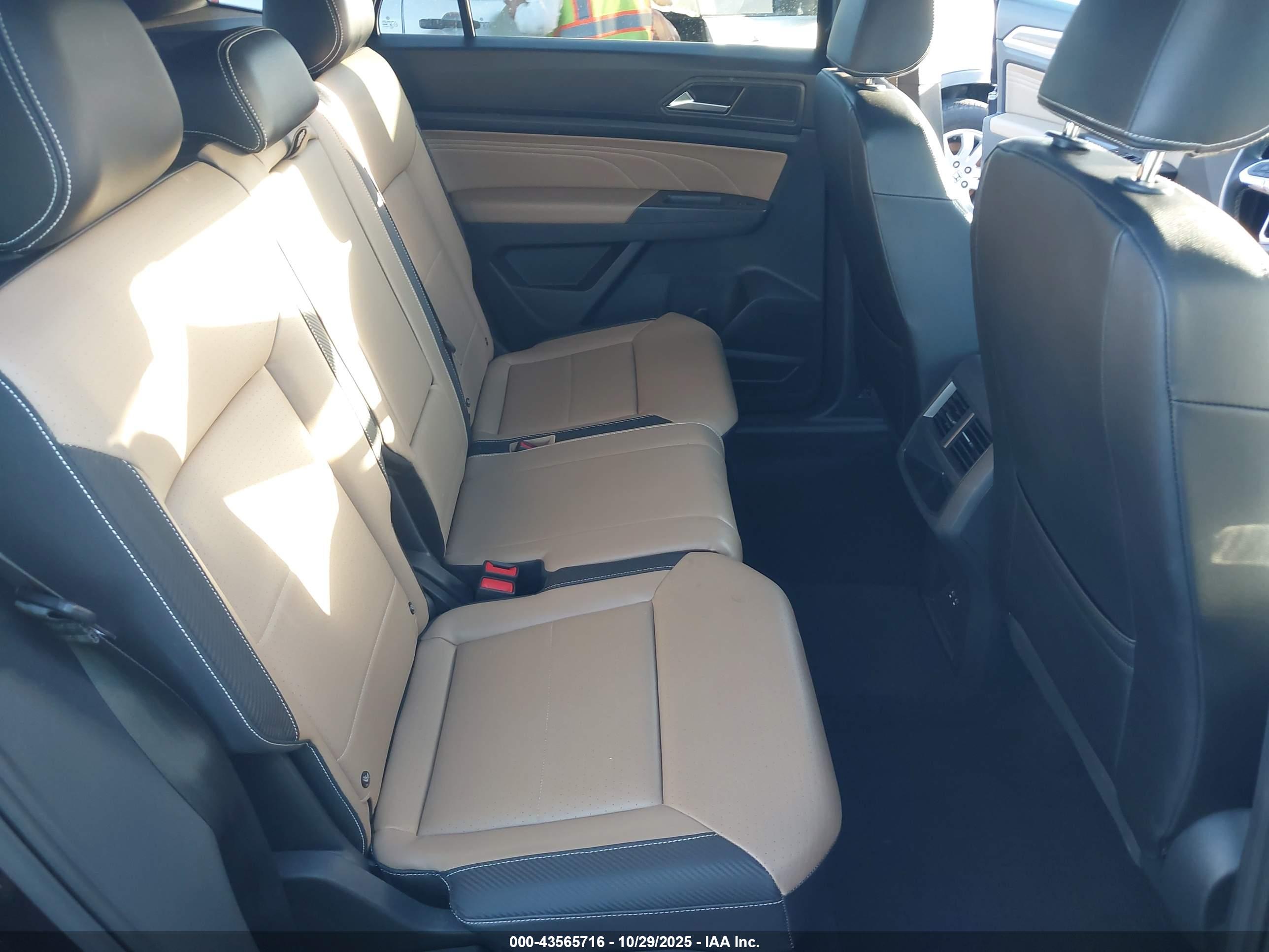 VOLKSWAGEN ATLAS image 8