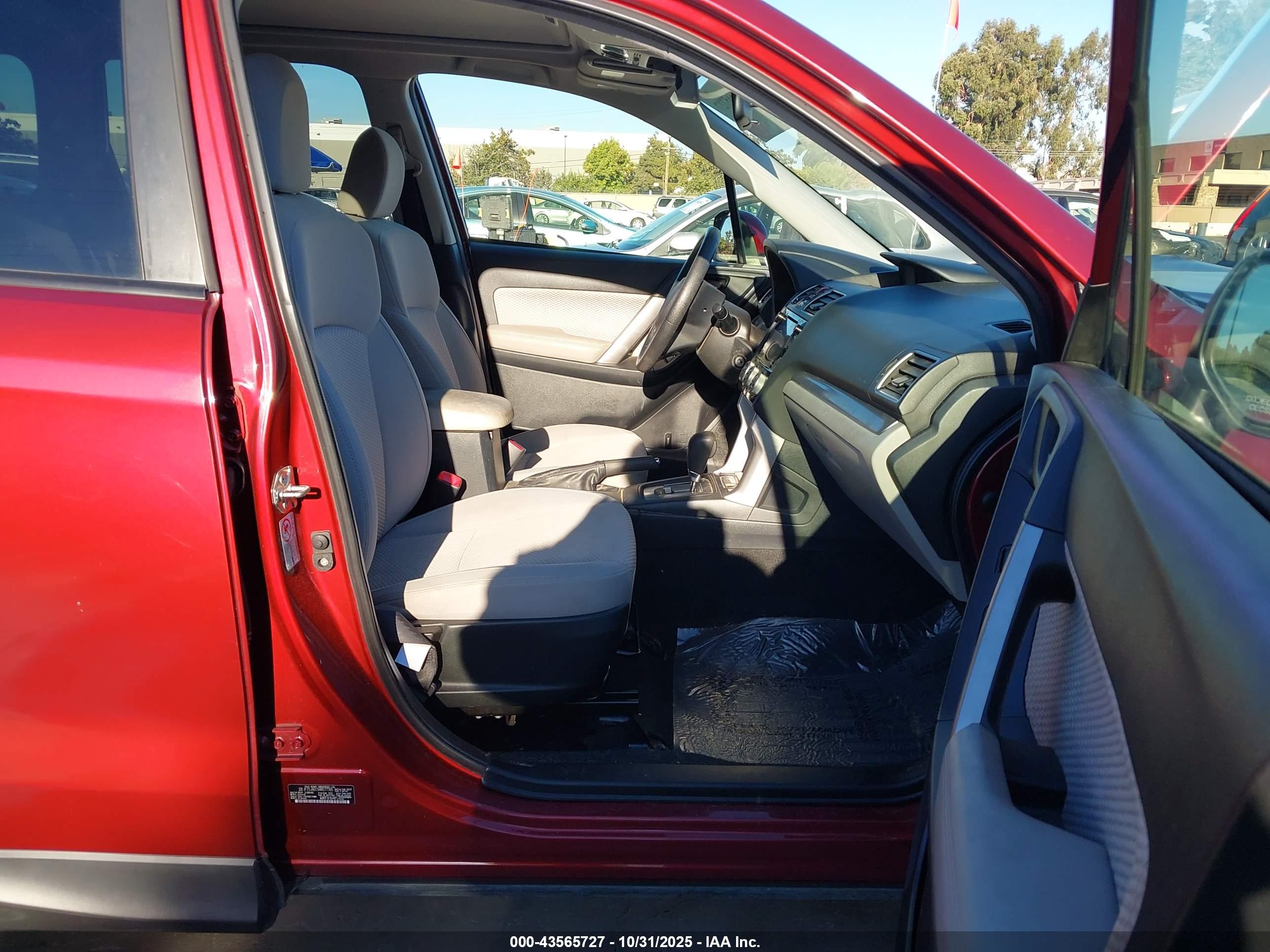 SUBARU FORESTER image 5