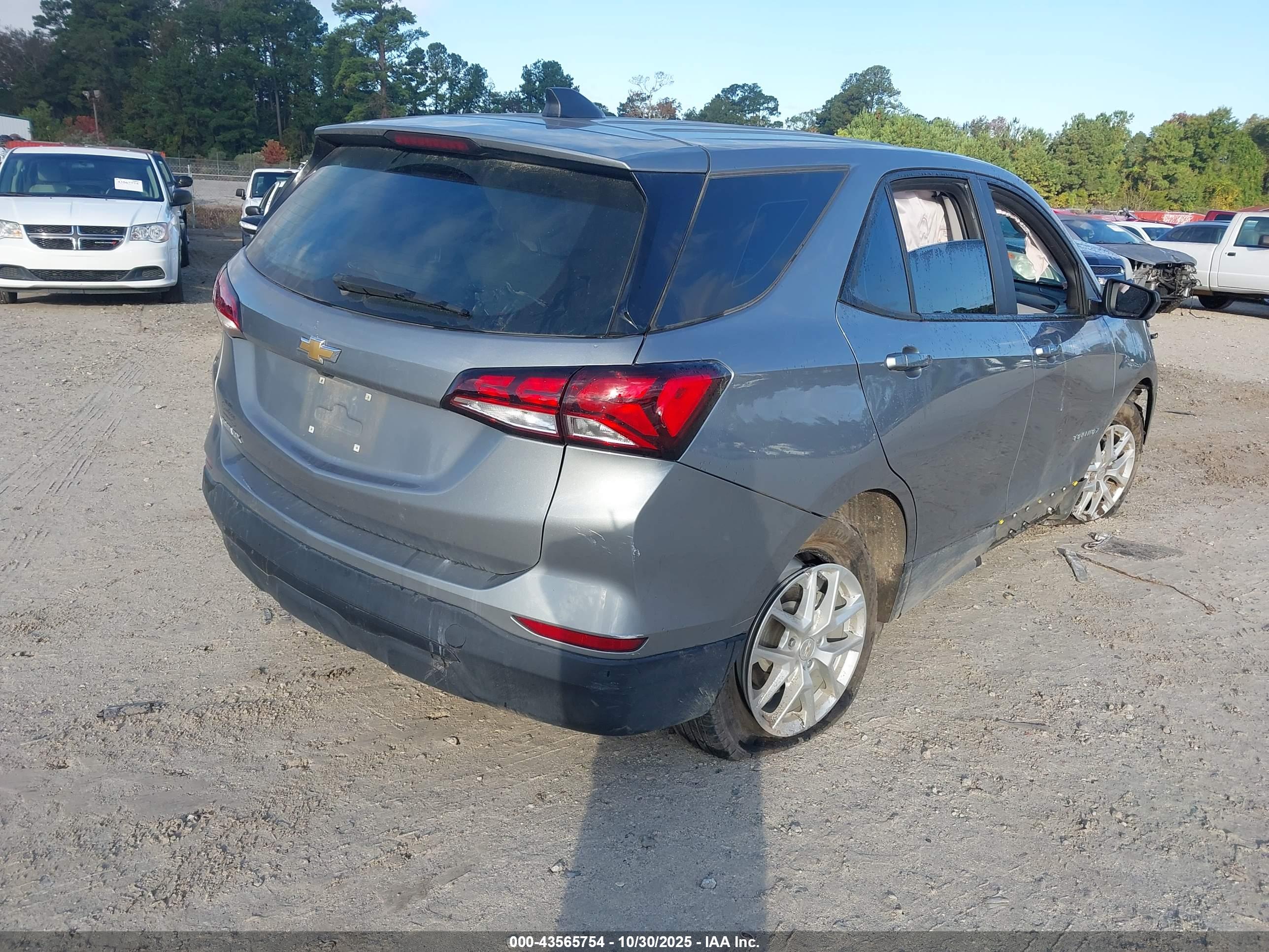 CHEVROLET EQUINOX image 4