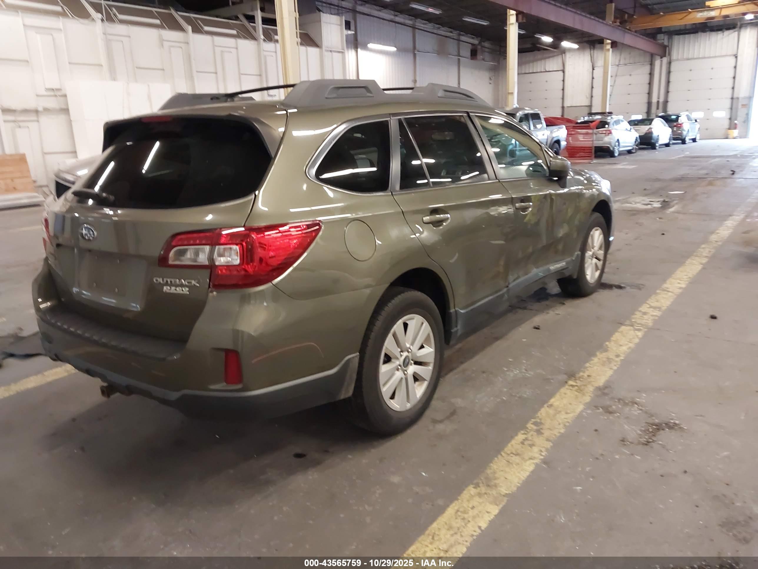 SUBARU OUTBACK image 4