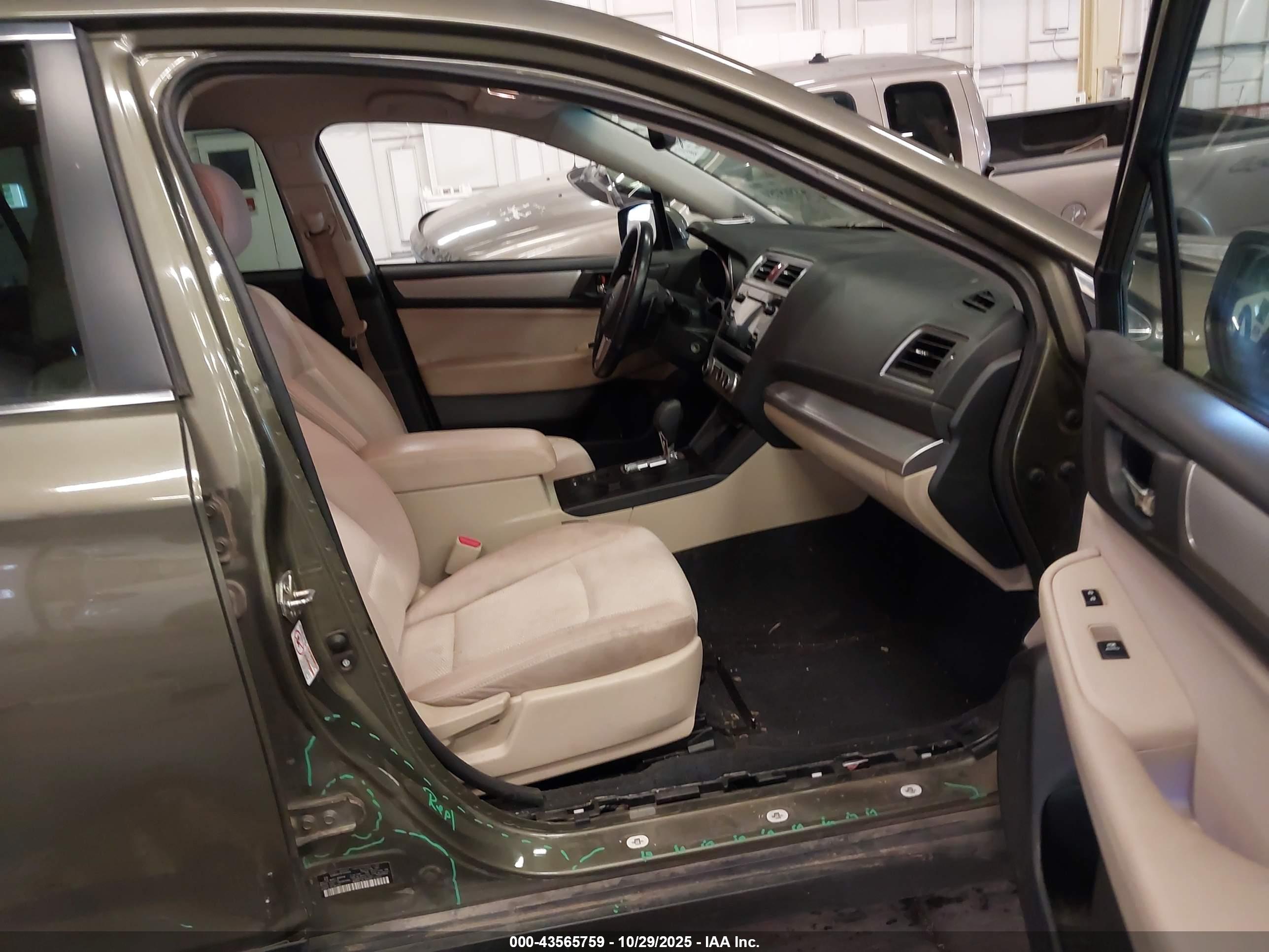SUBARU OUTBACK image 5