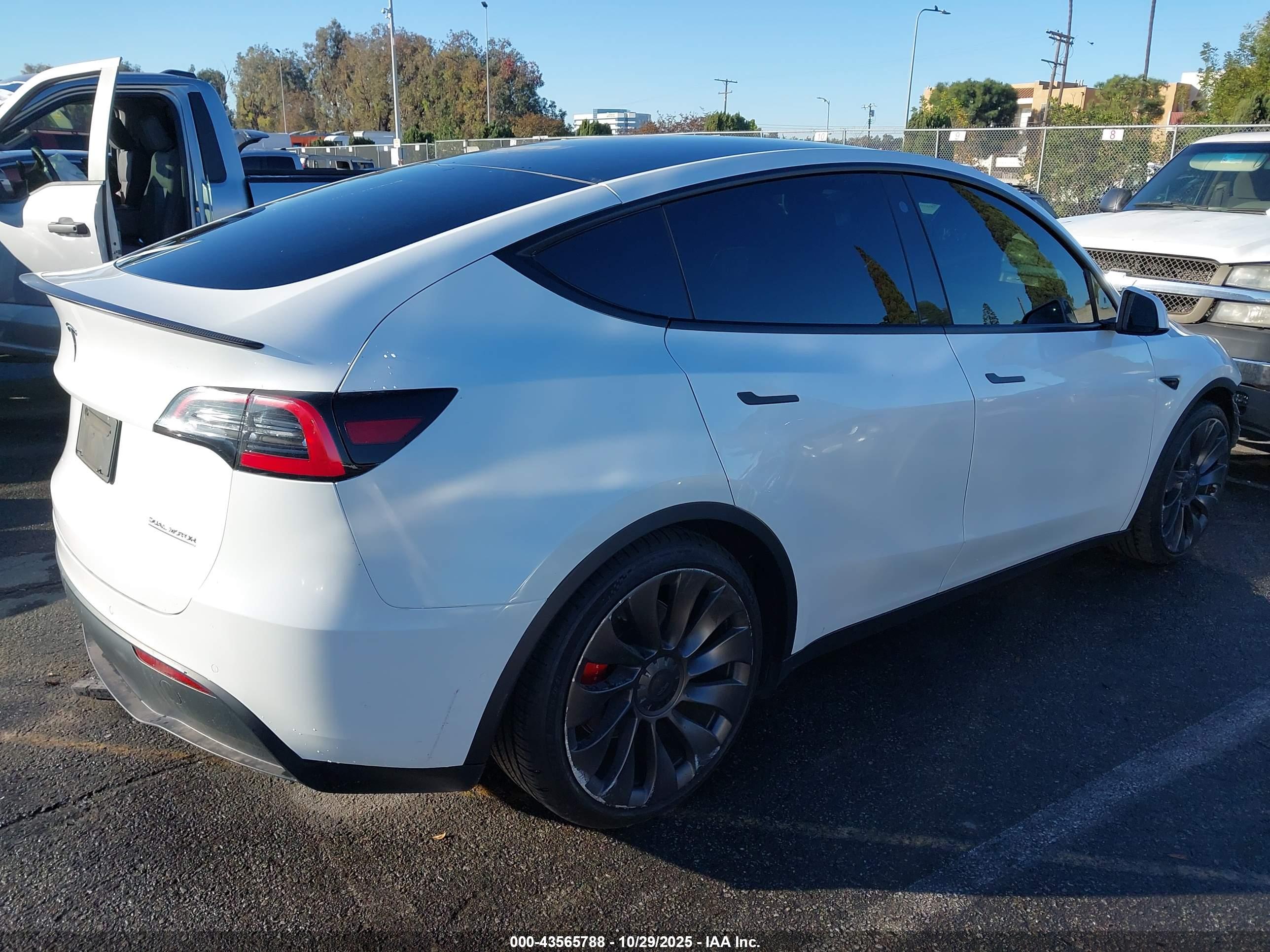 TESLA MODEL image 4