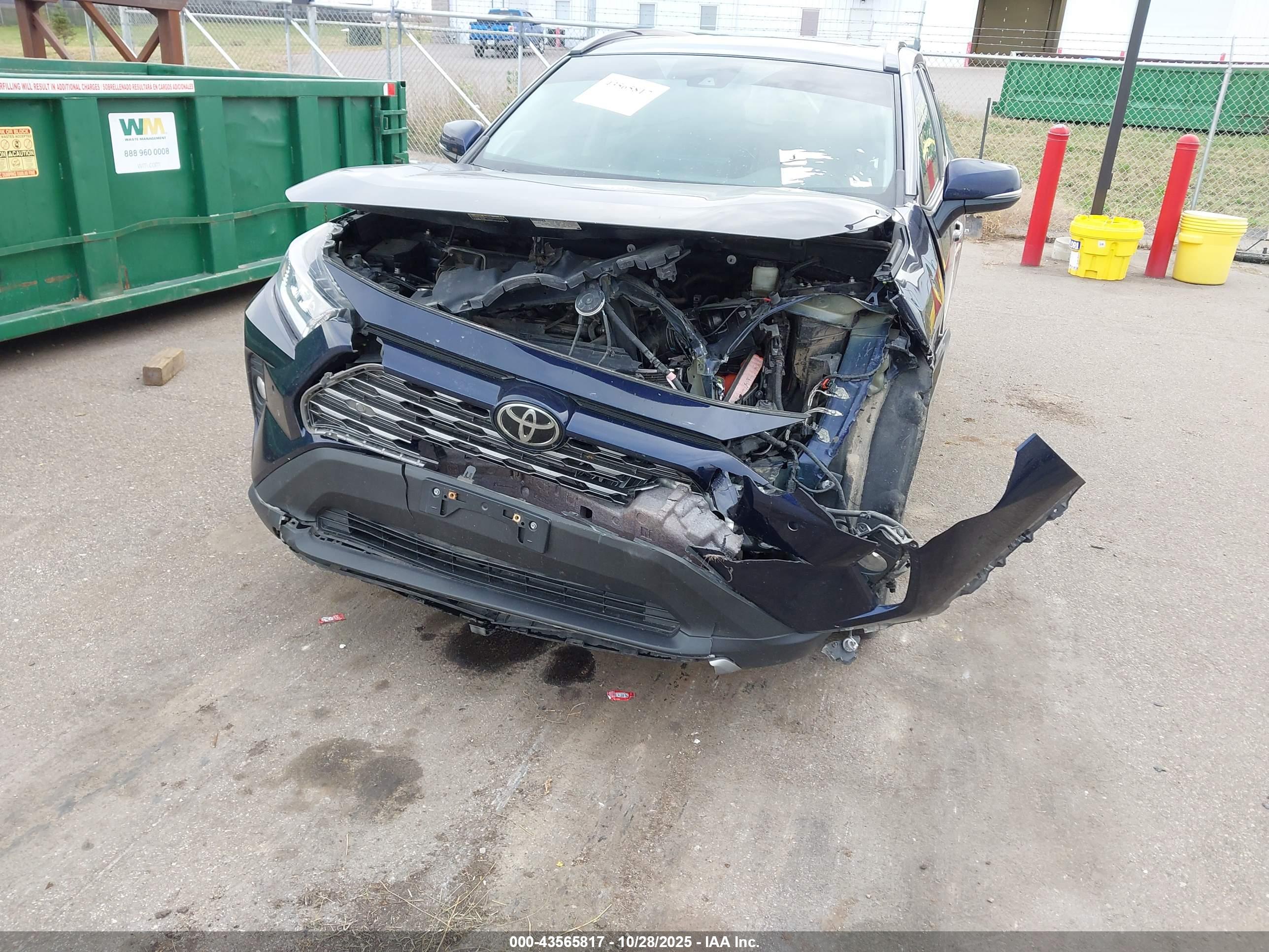 TOYOTA RAV4 image 6