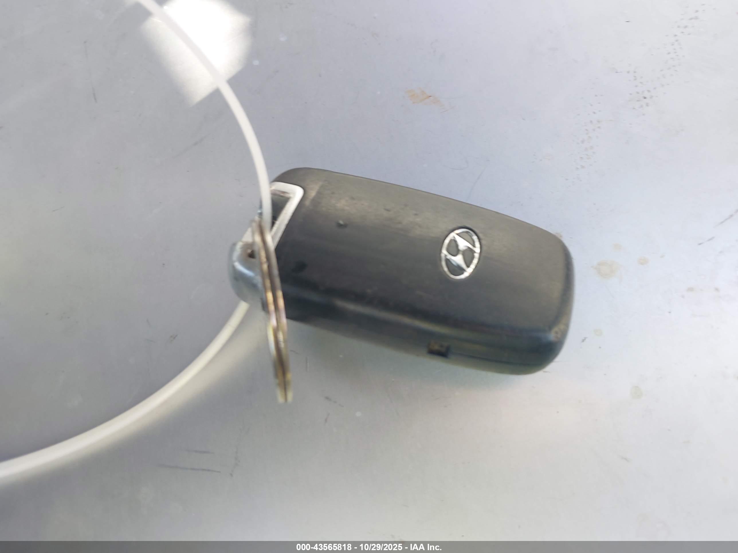 HYUNDAI SONATA image 11